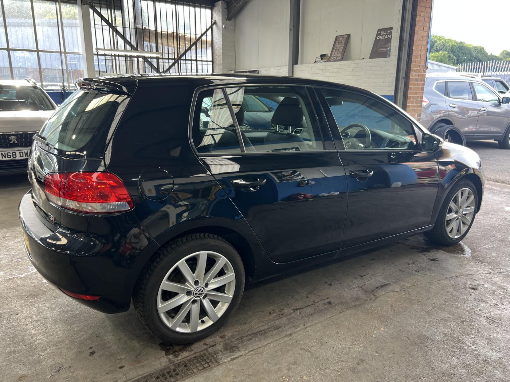 Volkswagen Golf - Image 7