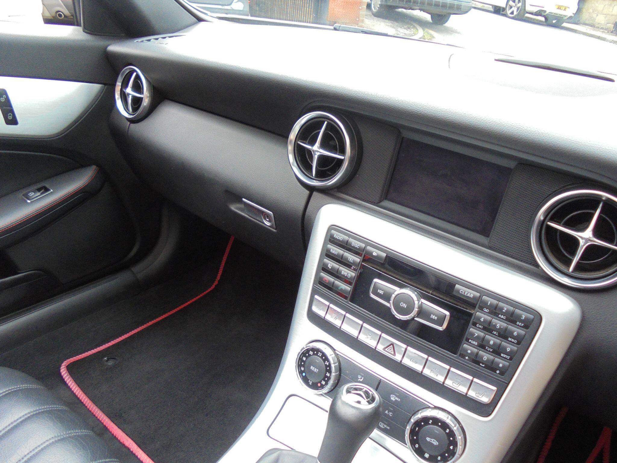 Mercedes SLK - Image 14