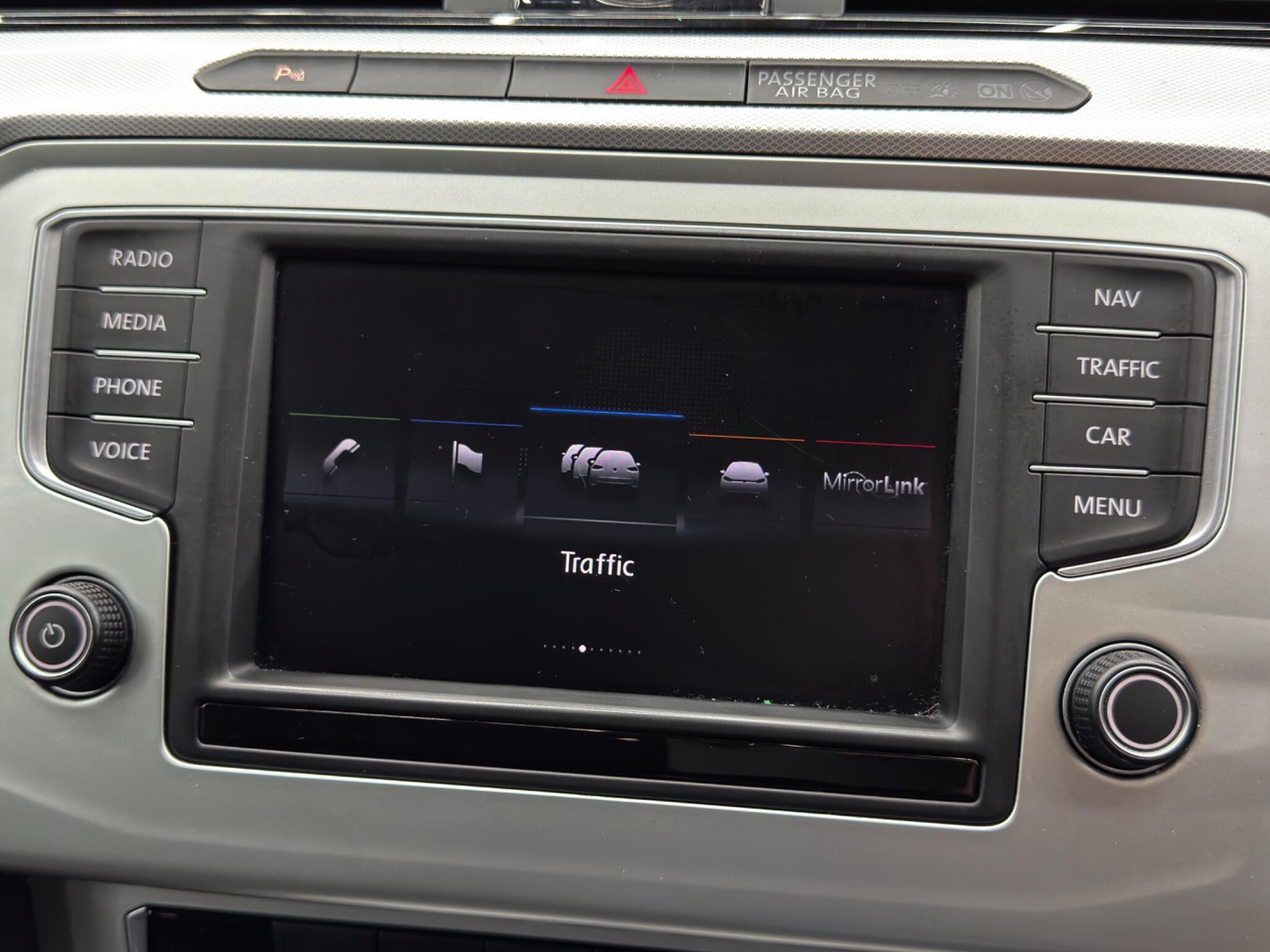 Volkswagen Passat - Image 28