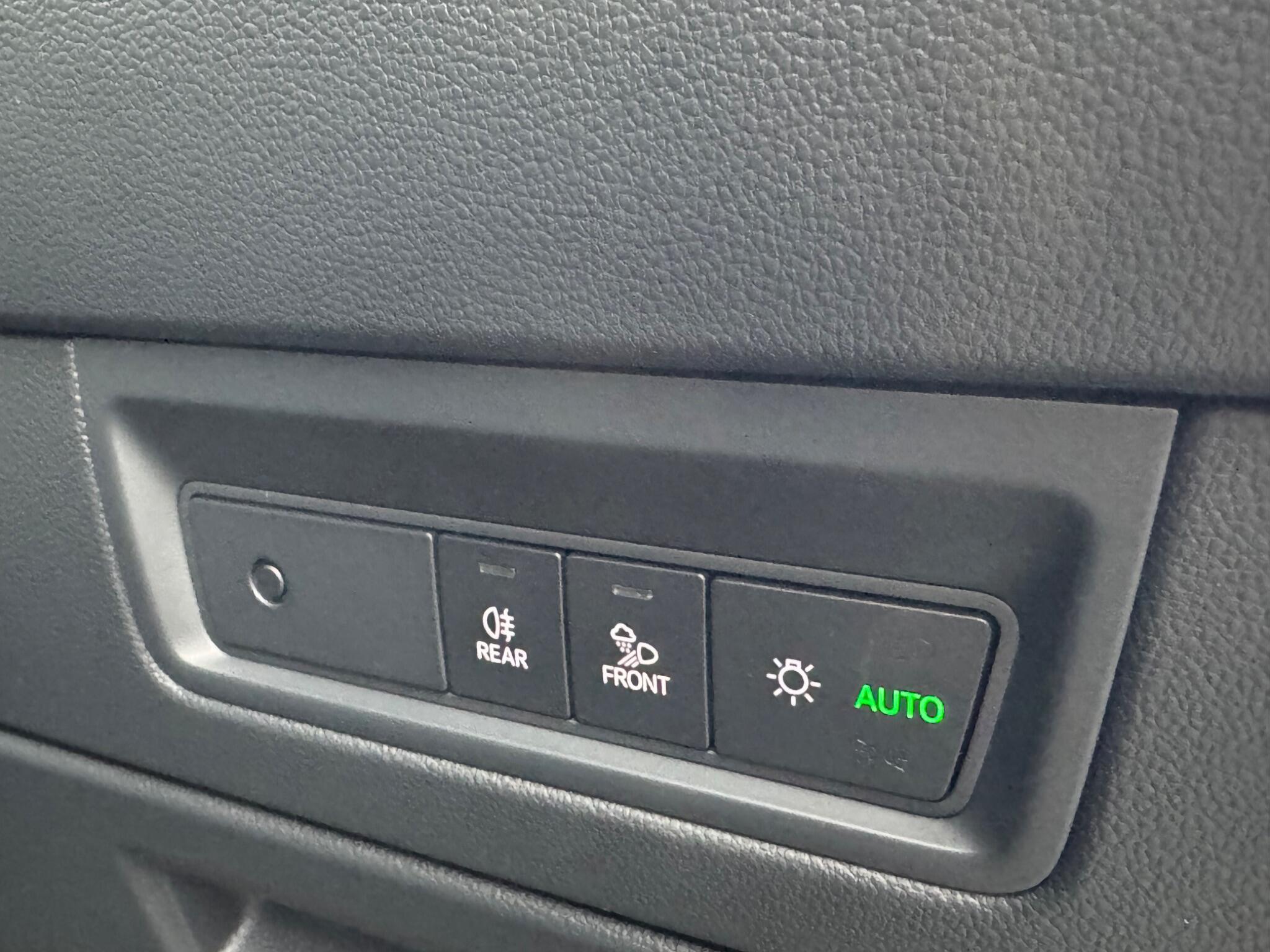 Volkswagen Touareg - Image 56