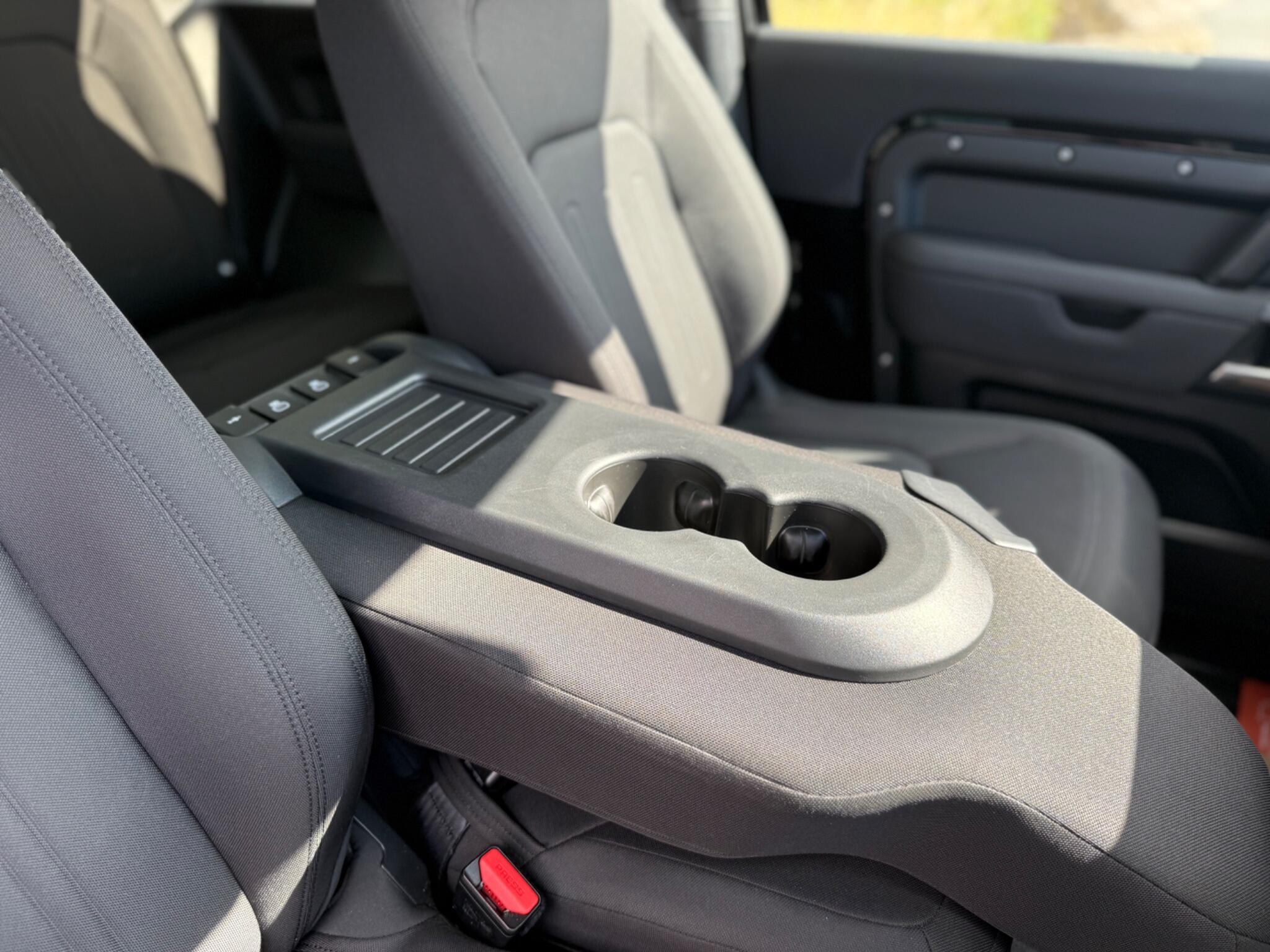 Land Rover Defender 90 - Image 11