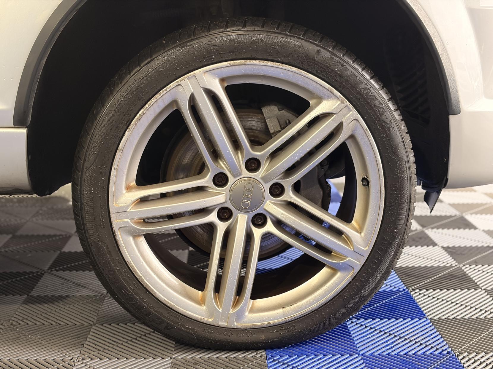 Audi Q7 - Image 18