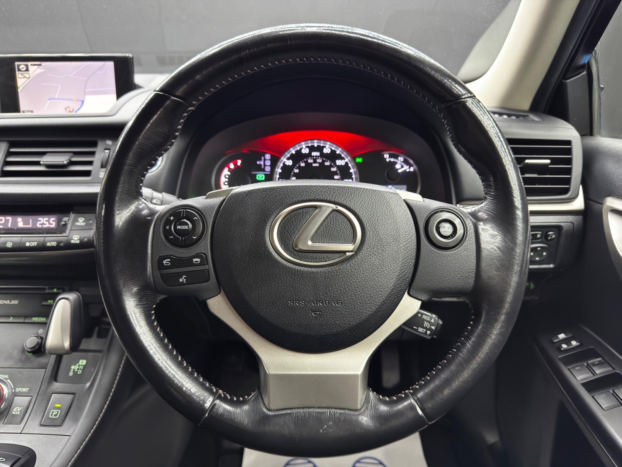 Lexus CT - Image 19