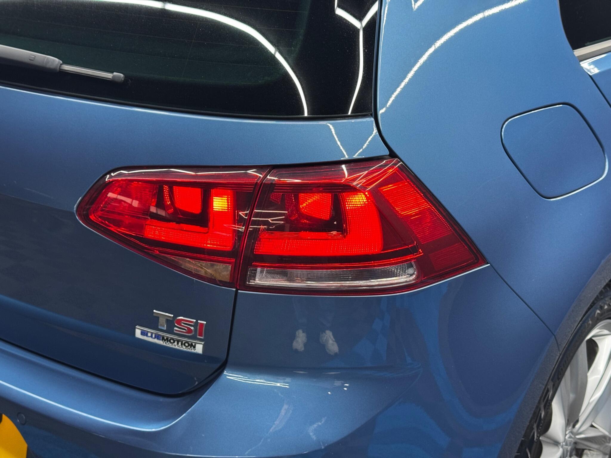 Volkswagen Golf - Image 44