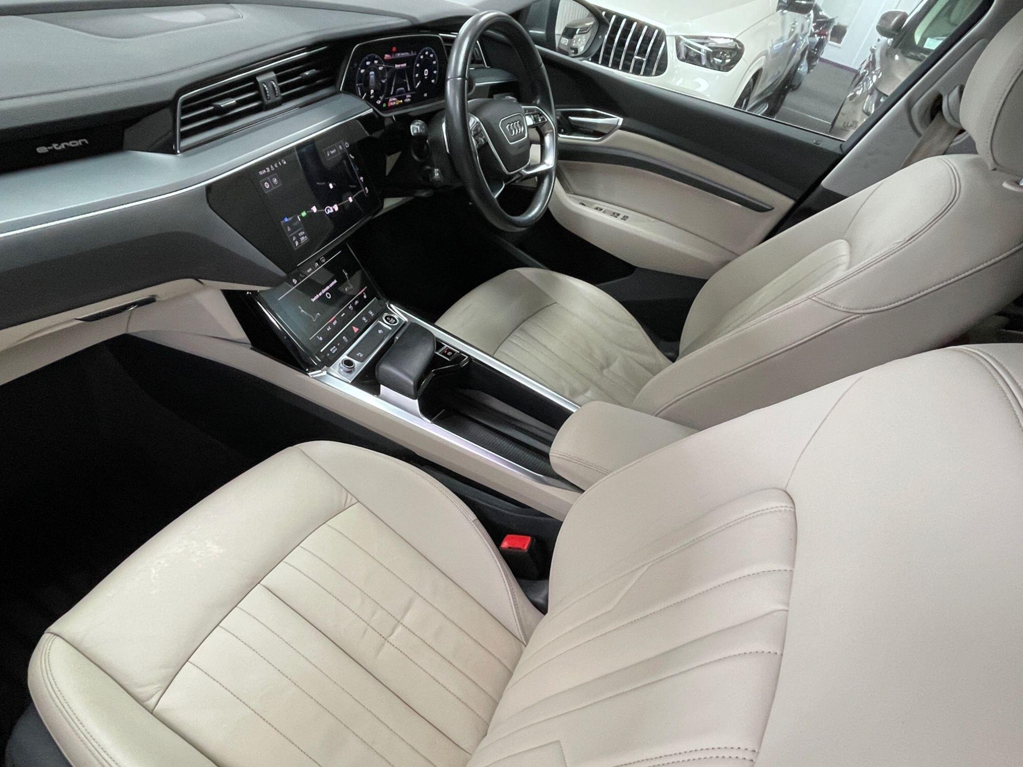 Audi E-Tron - Image 27