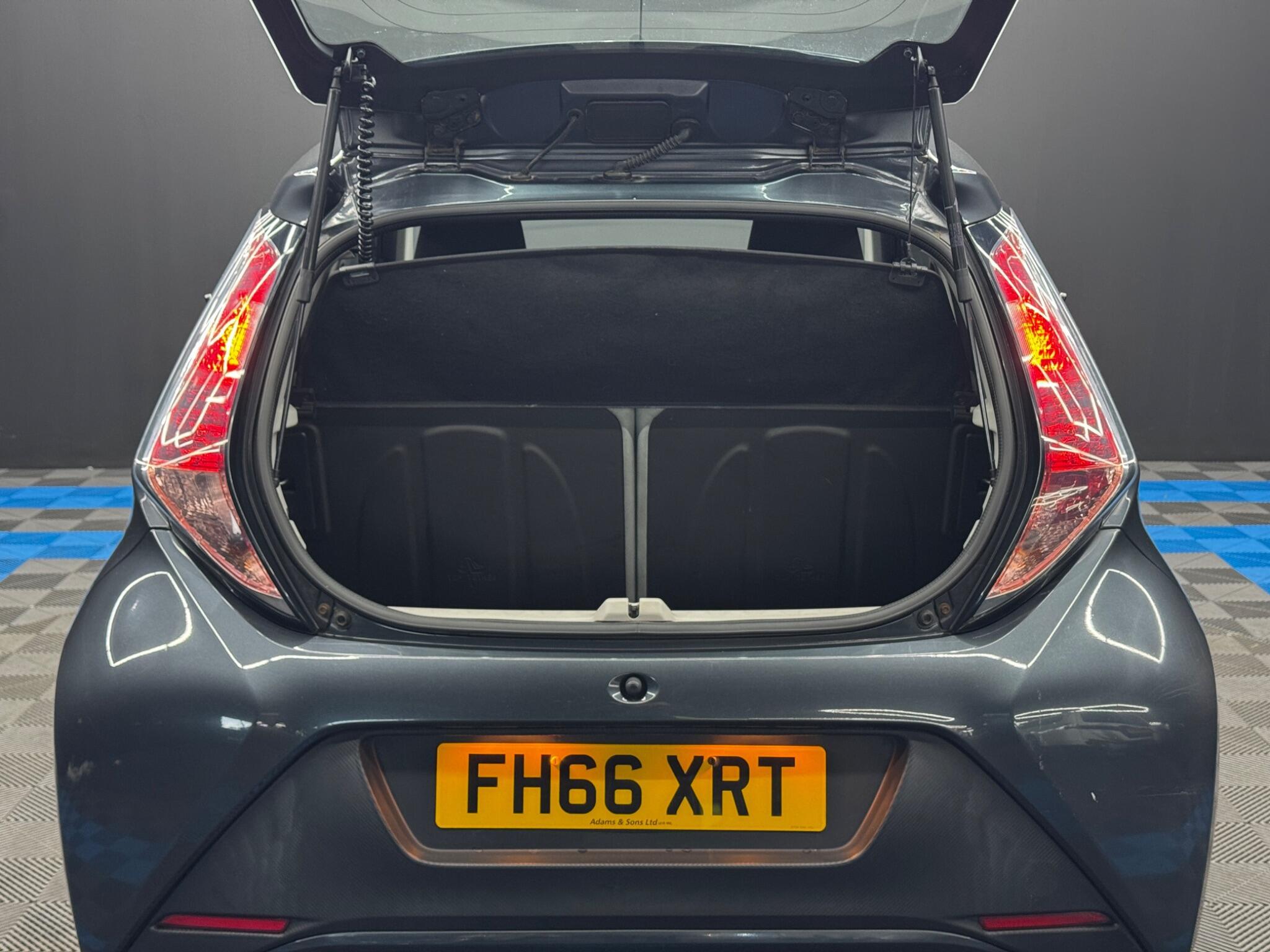 Toyota Aygo - Image 31