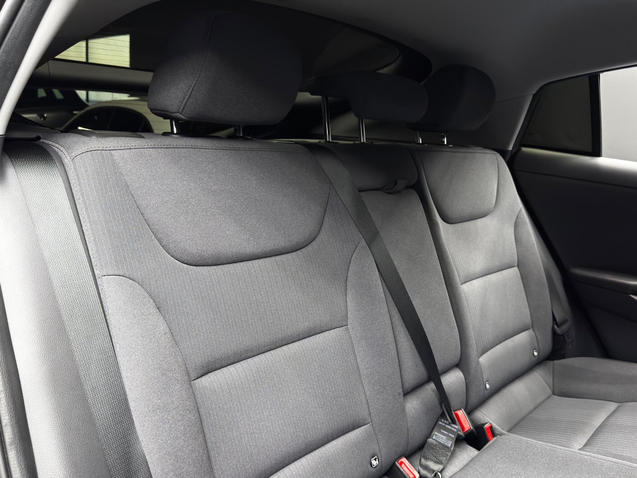 Hyundai Ioniq - Image 14