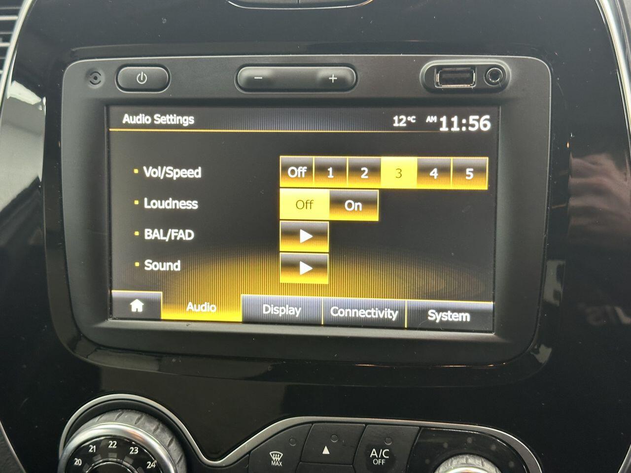 Renault Captur - Image 35