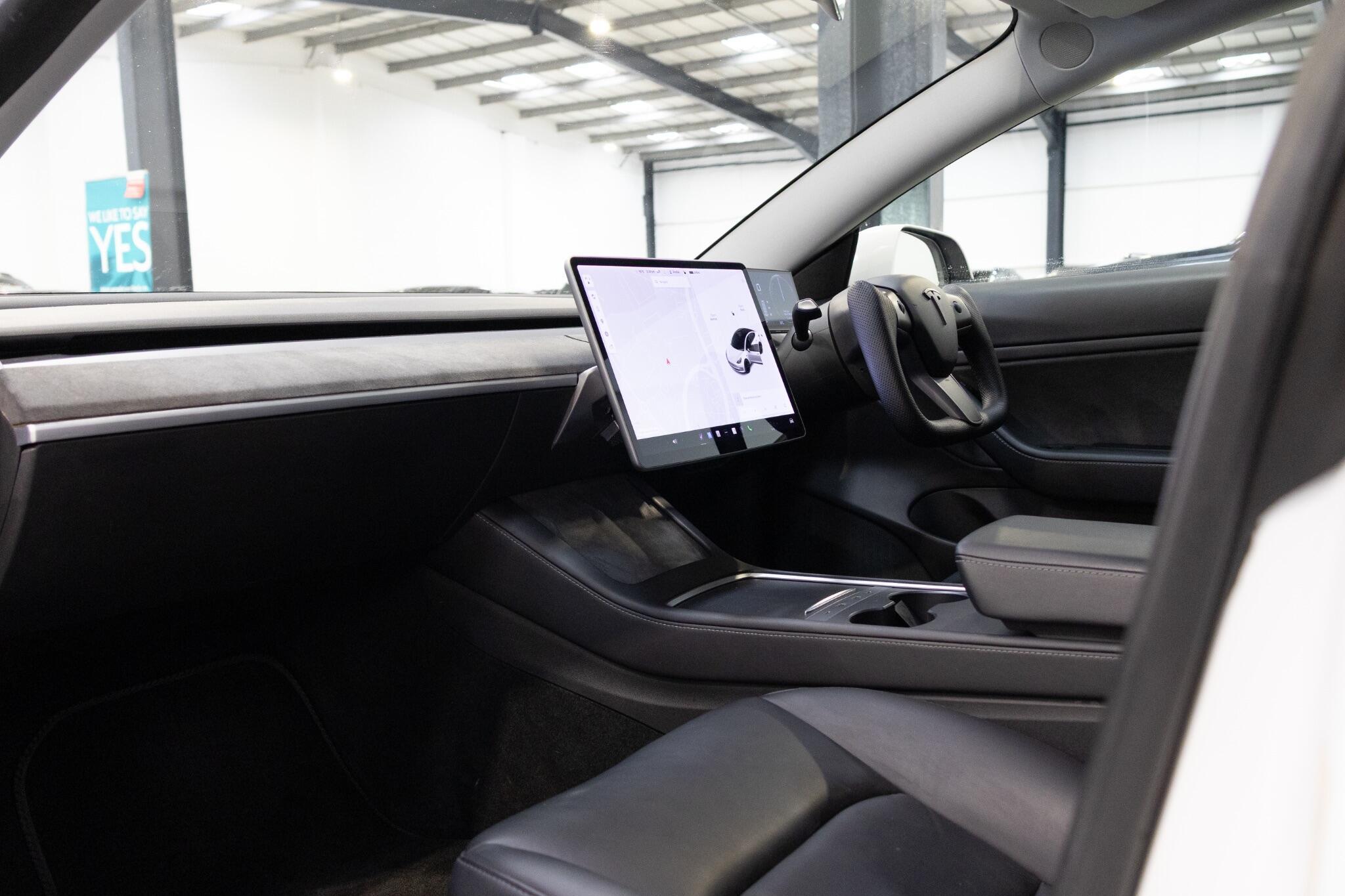 Tesla Model 3 - Image 7