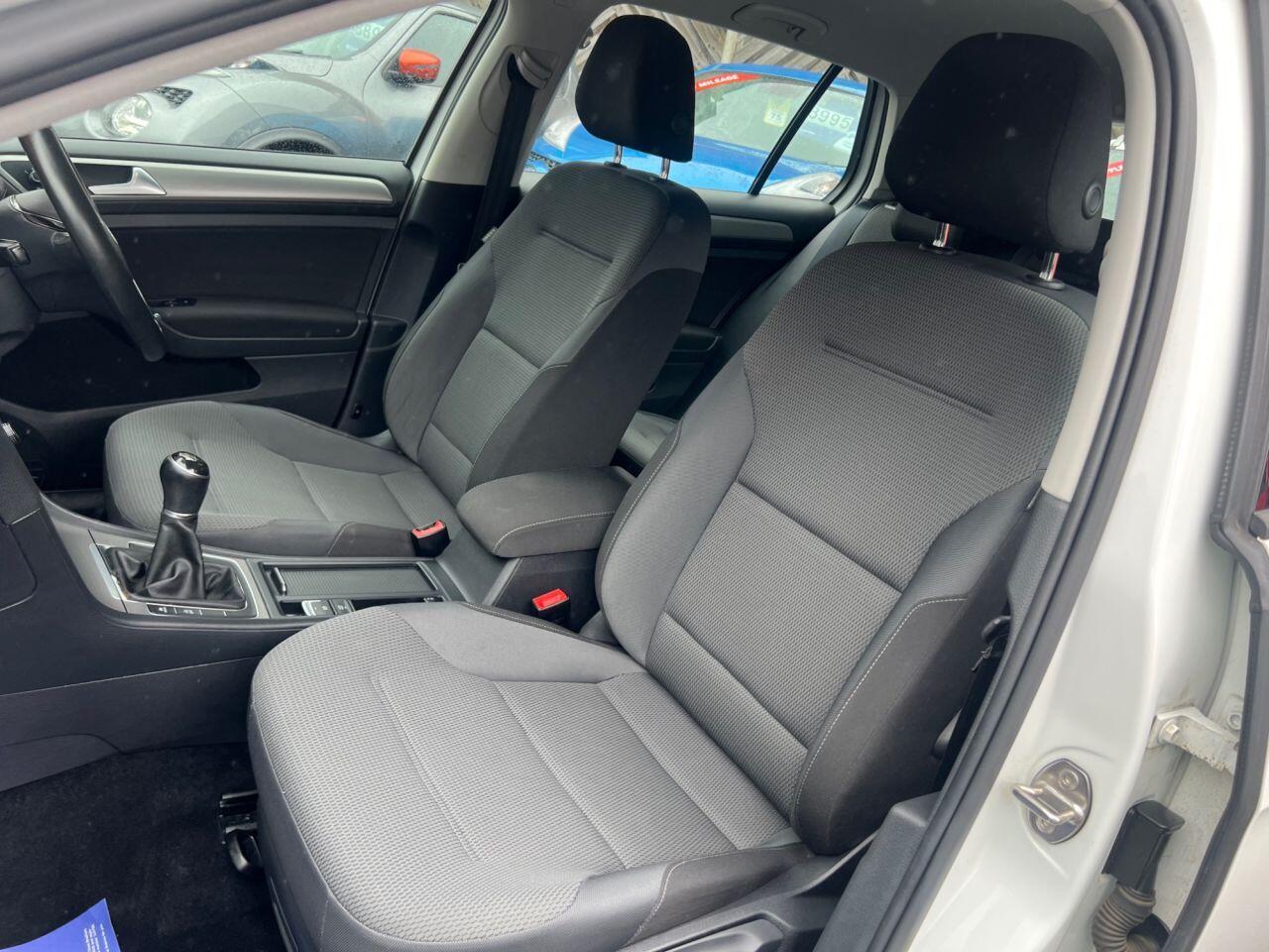 Volkswagen Golf - Image 17