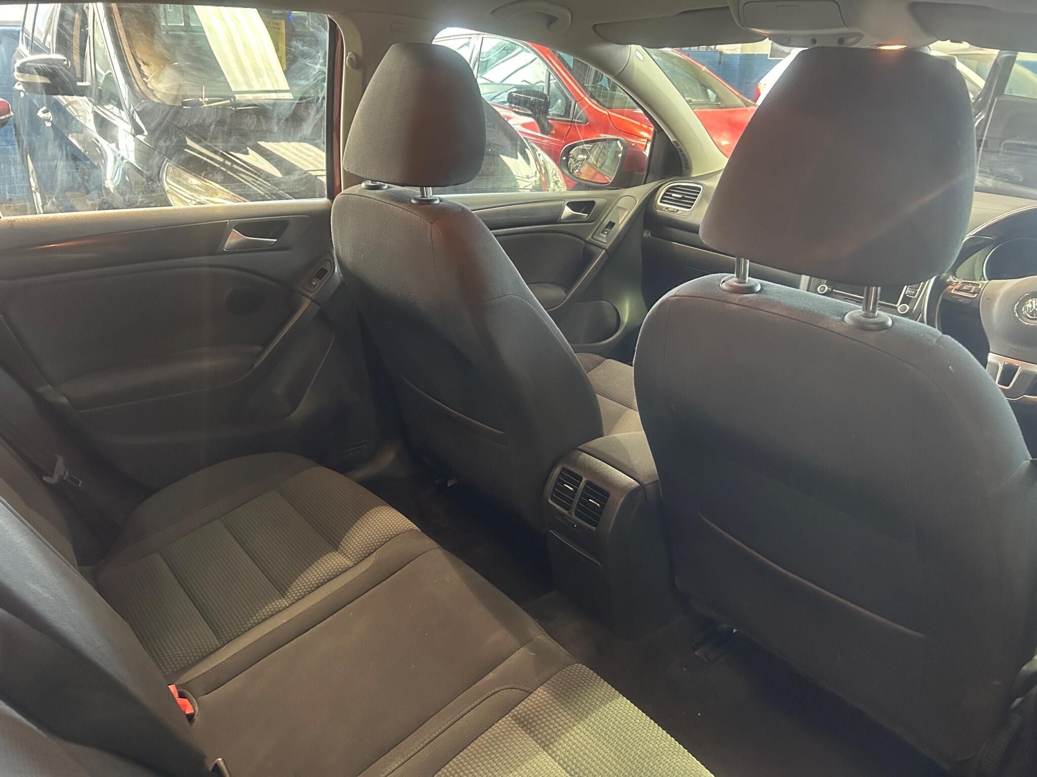 Volkswagen Golf - Image 22