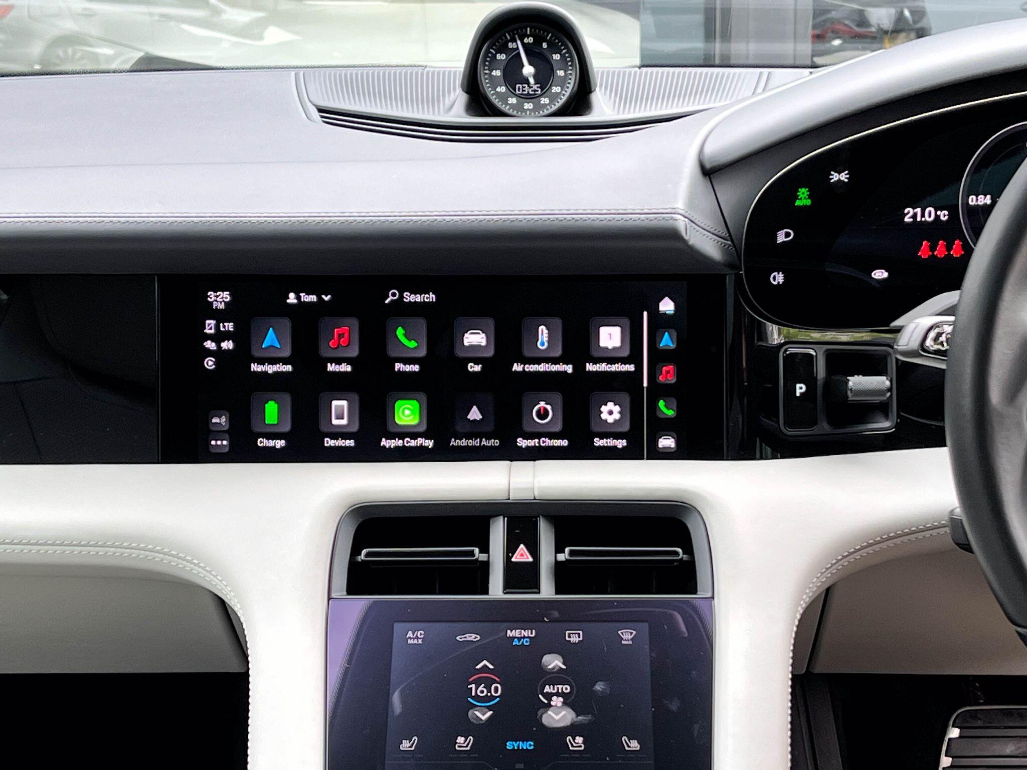 Porsche Taycan - Image 13