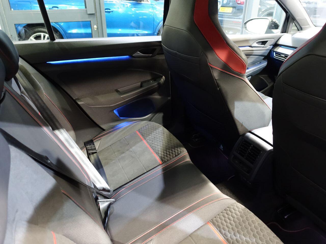 Volkswagen Golf - Image 20