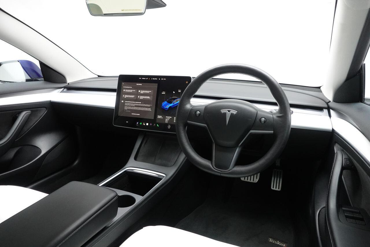 Tesla Model 3 - Image 17