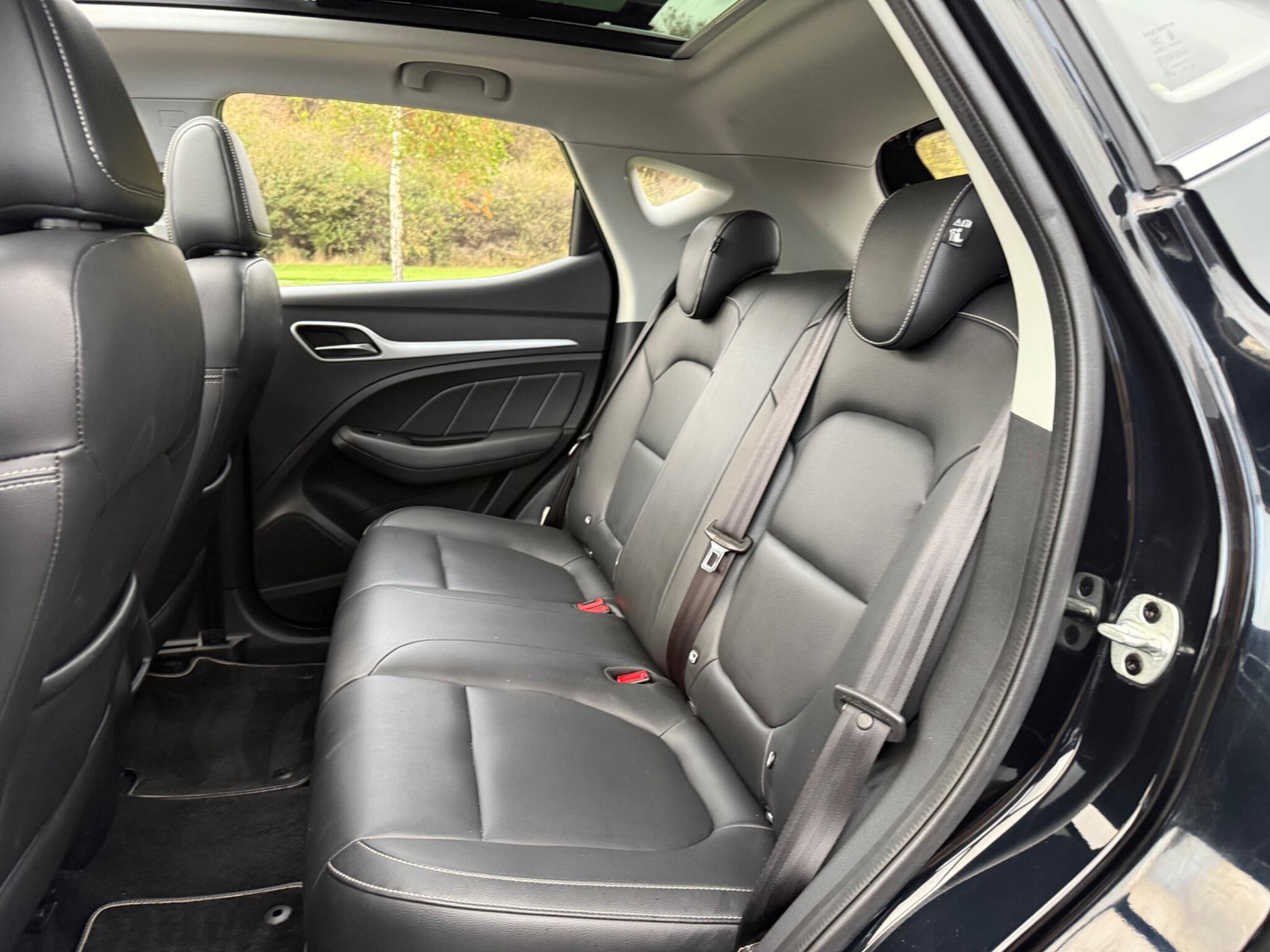MG MG ZS - Image 16