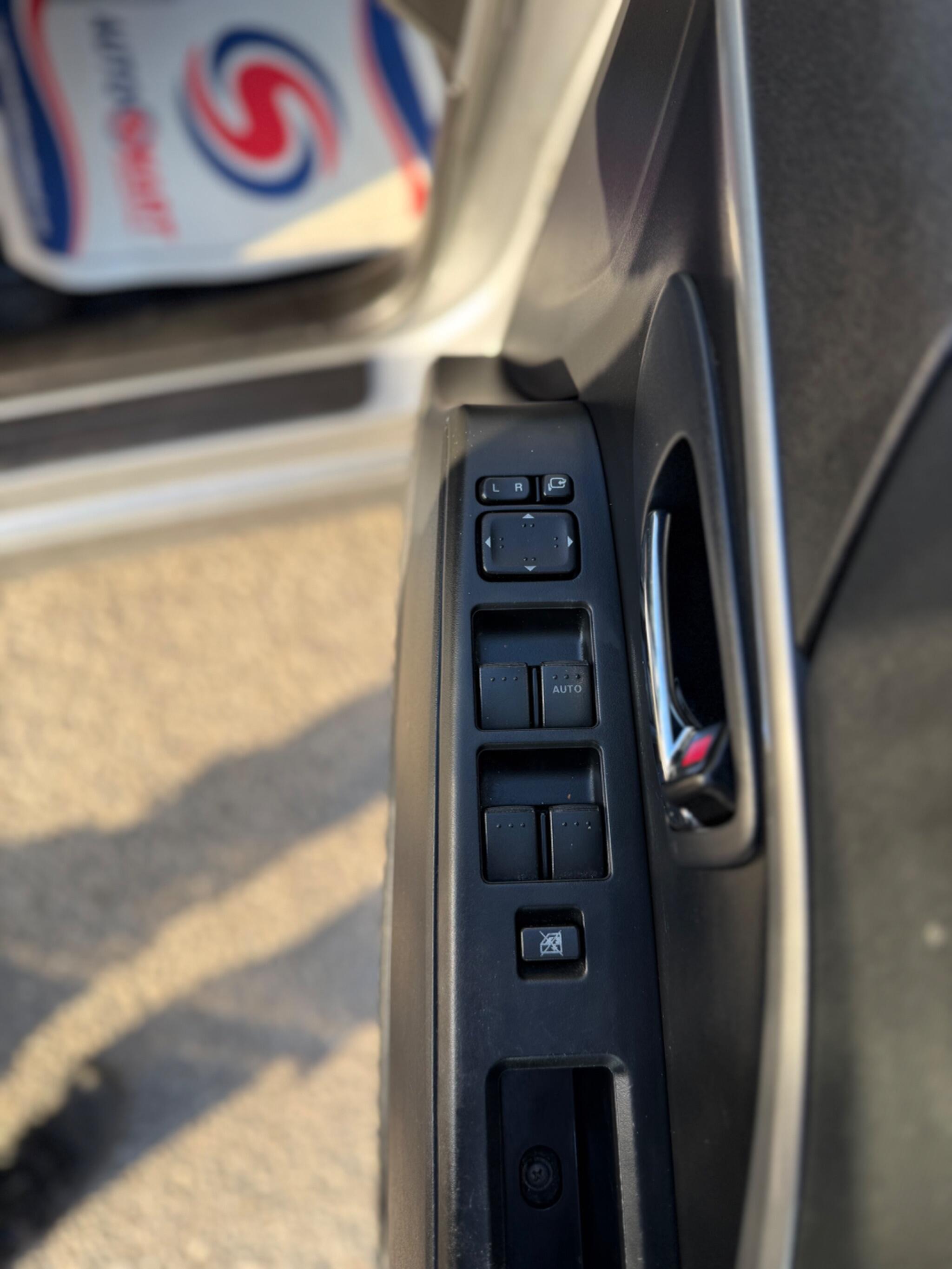 Mazda MAZDA5 - Image 39