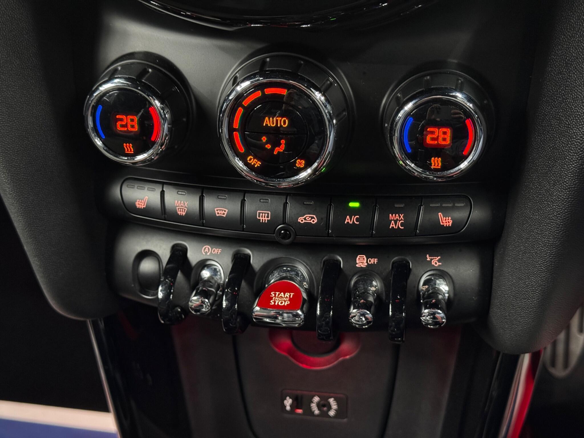 MINI Hatch - Image 29