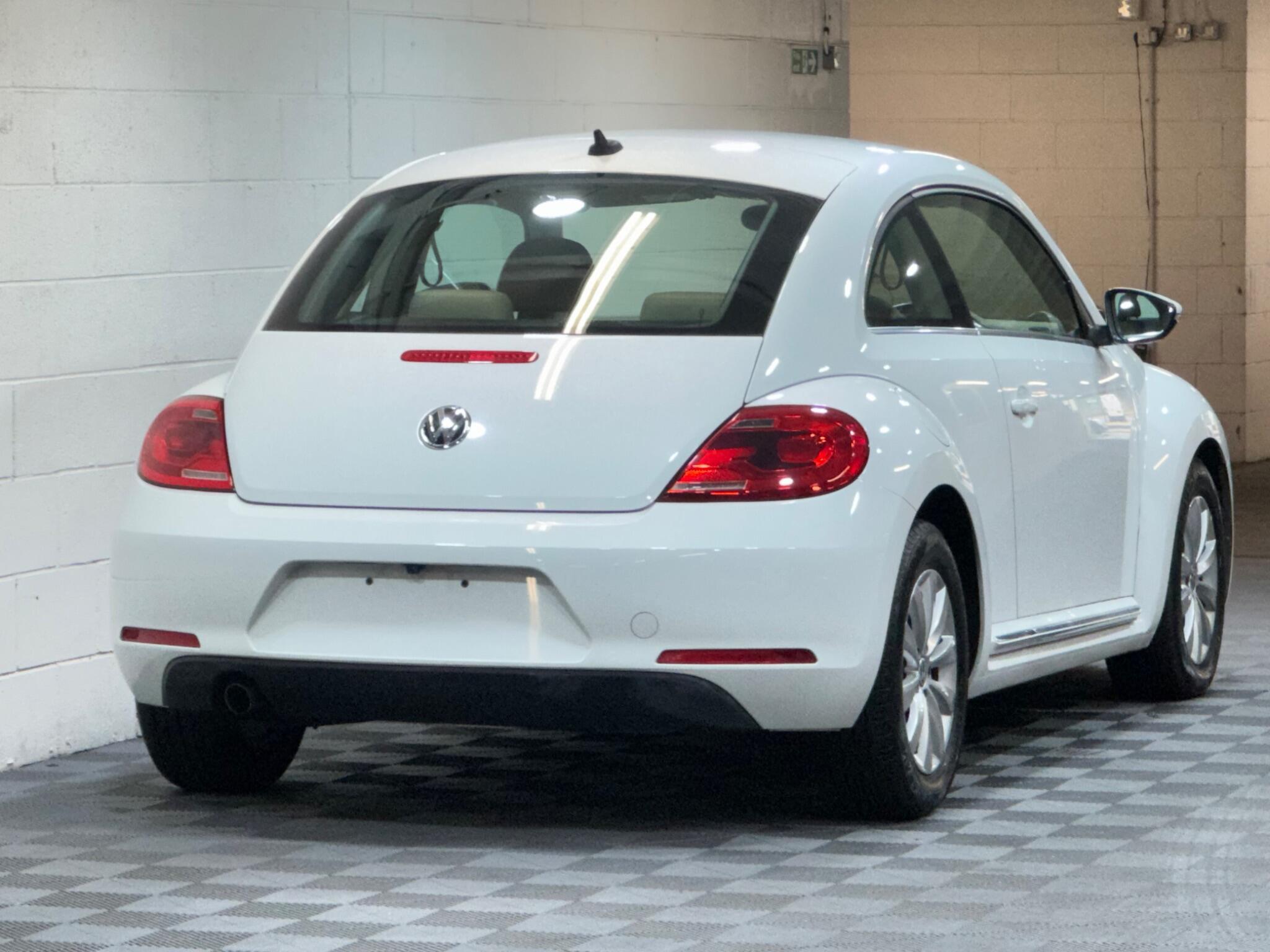 Volkswagen Beetle - Image 4