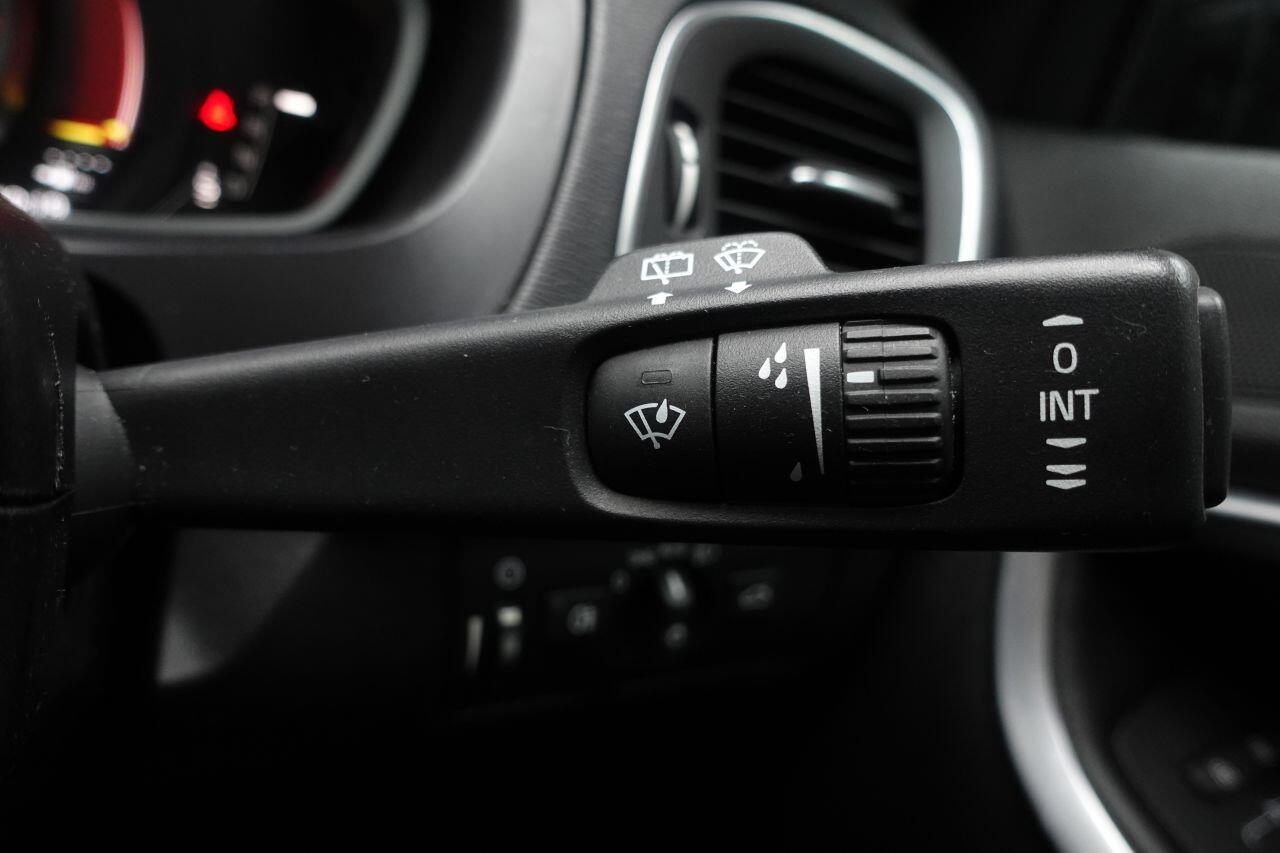 Volvo V40 CROSS COUNTRY - Image 33