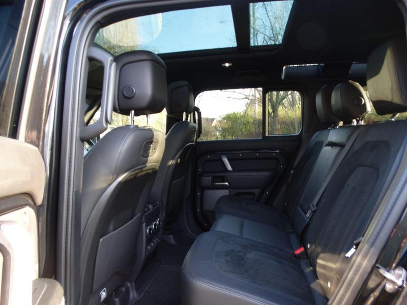 Land Rover DEFENDER 110 - Image 14