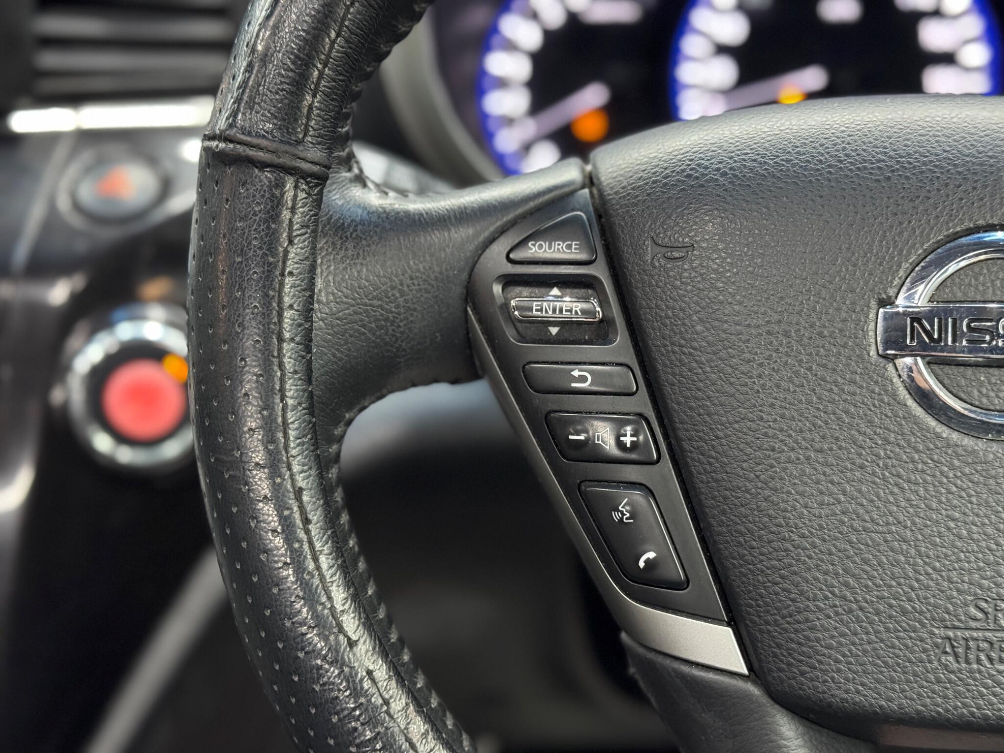 Nissan Elgrand - Image 21