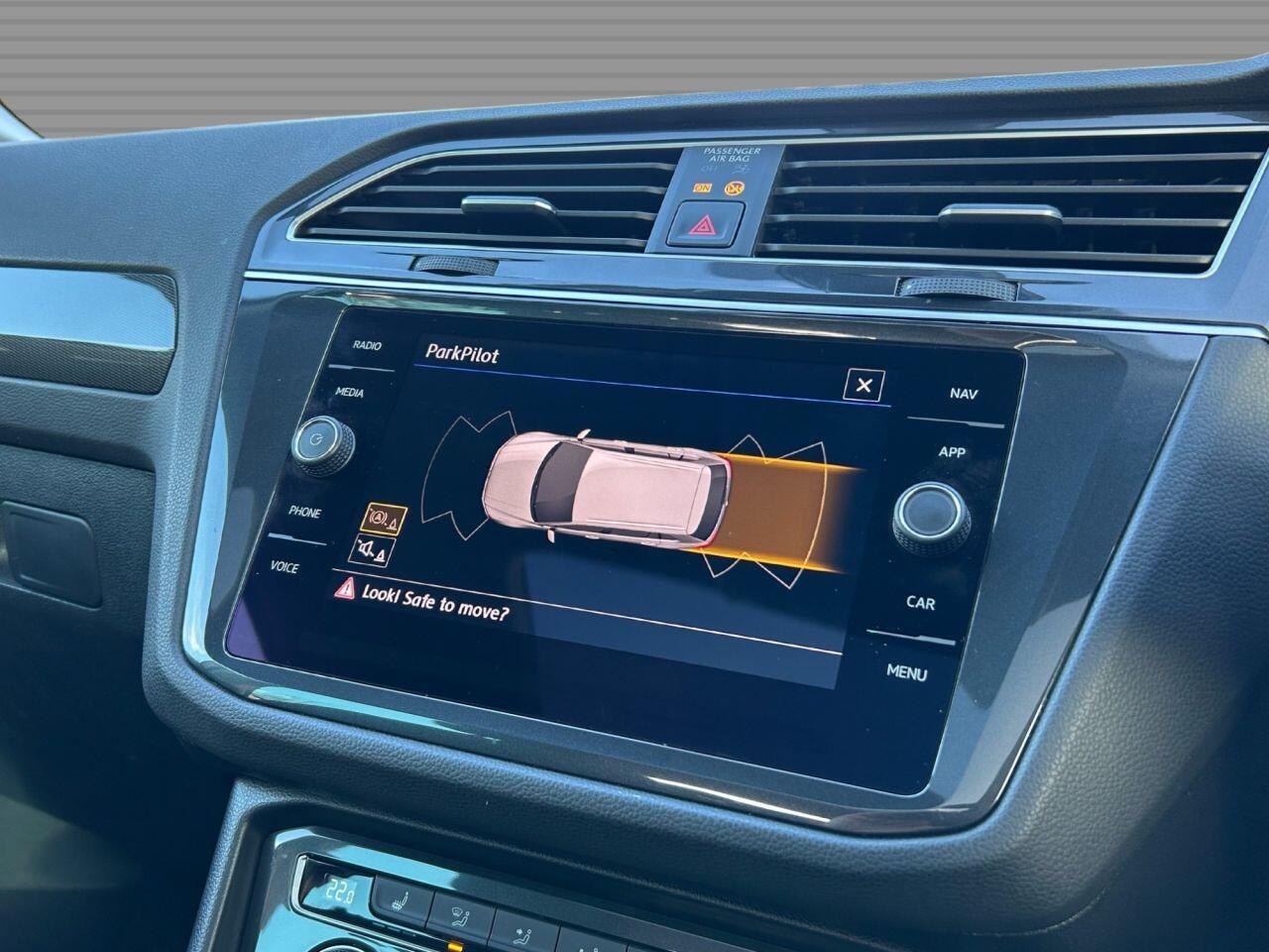 Volkswagen Tiguan - Image 8