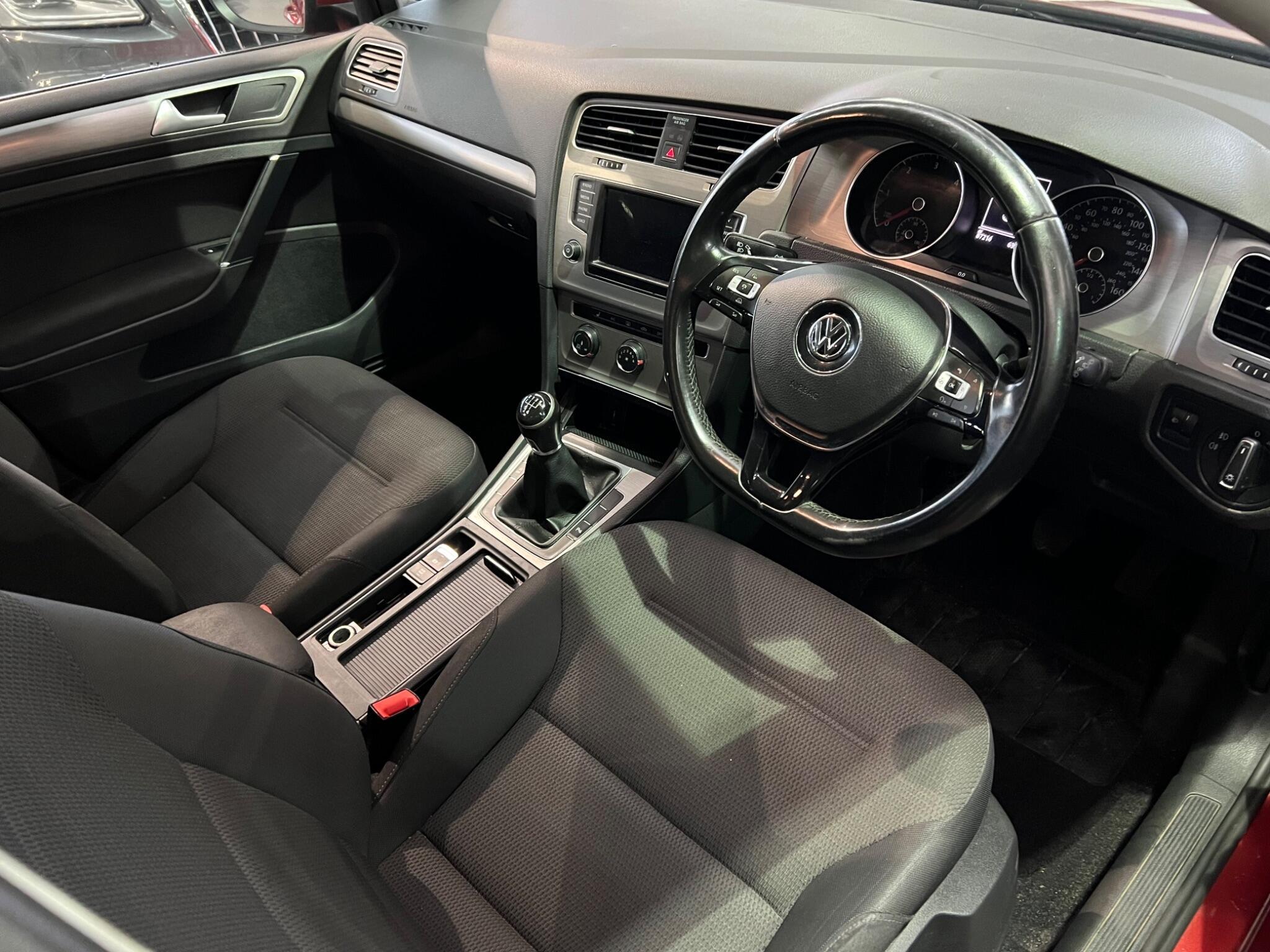 Volkswagen Golf - Image 46