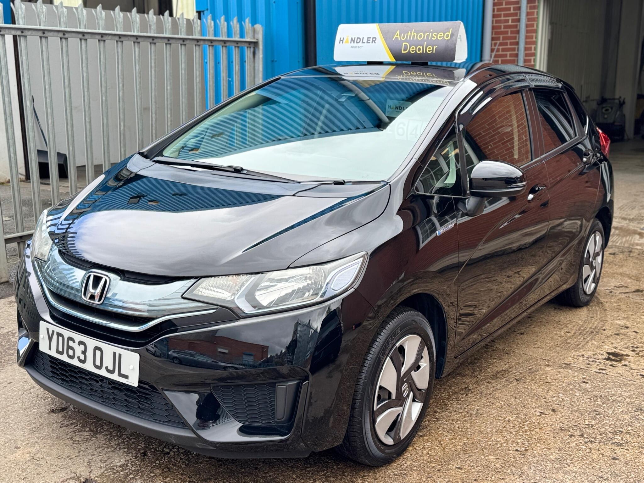 Honda FIT - Image 16