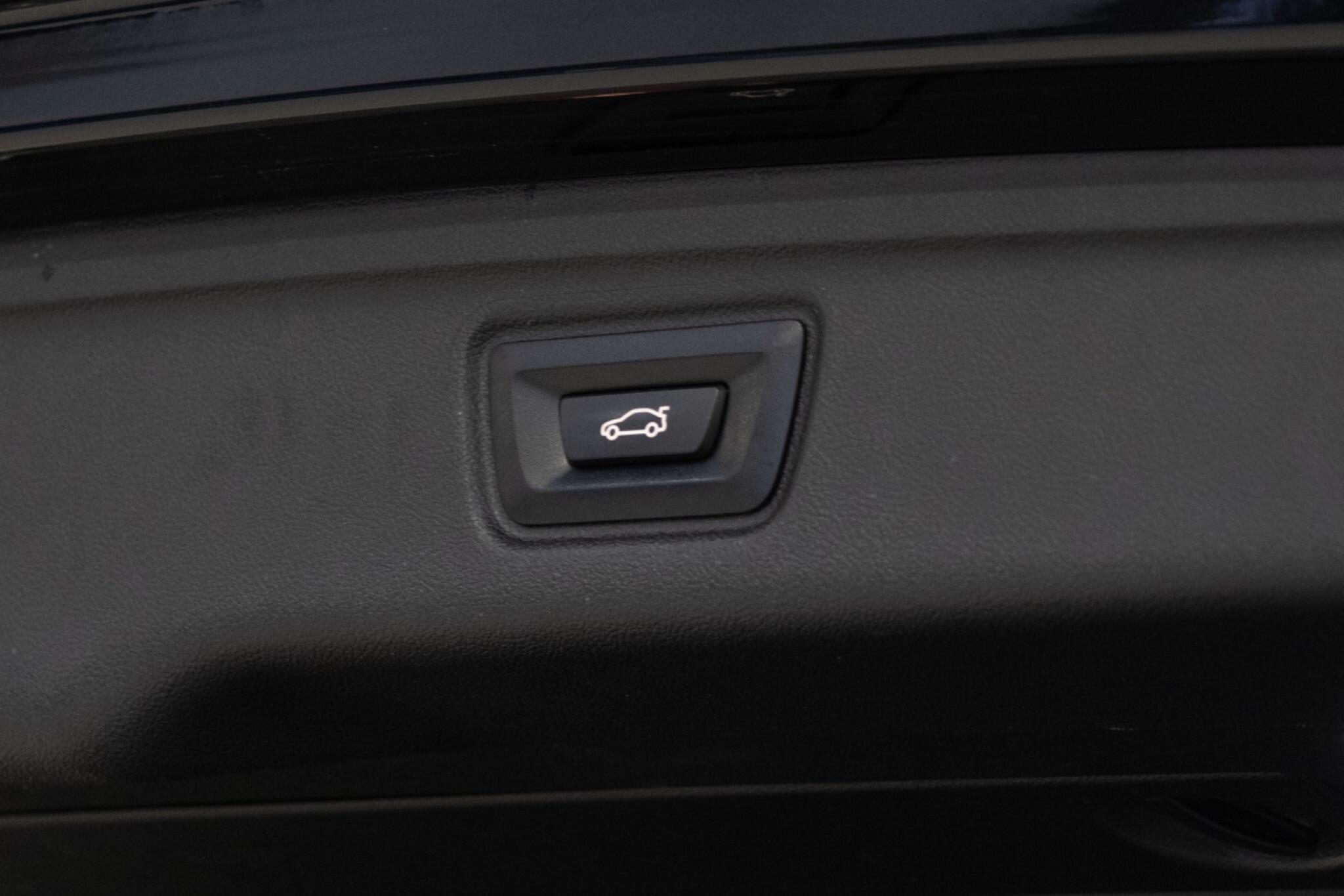 BMW 3 Series - Image 9