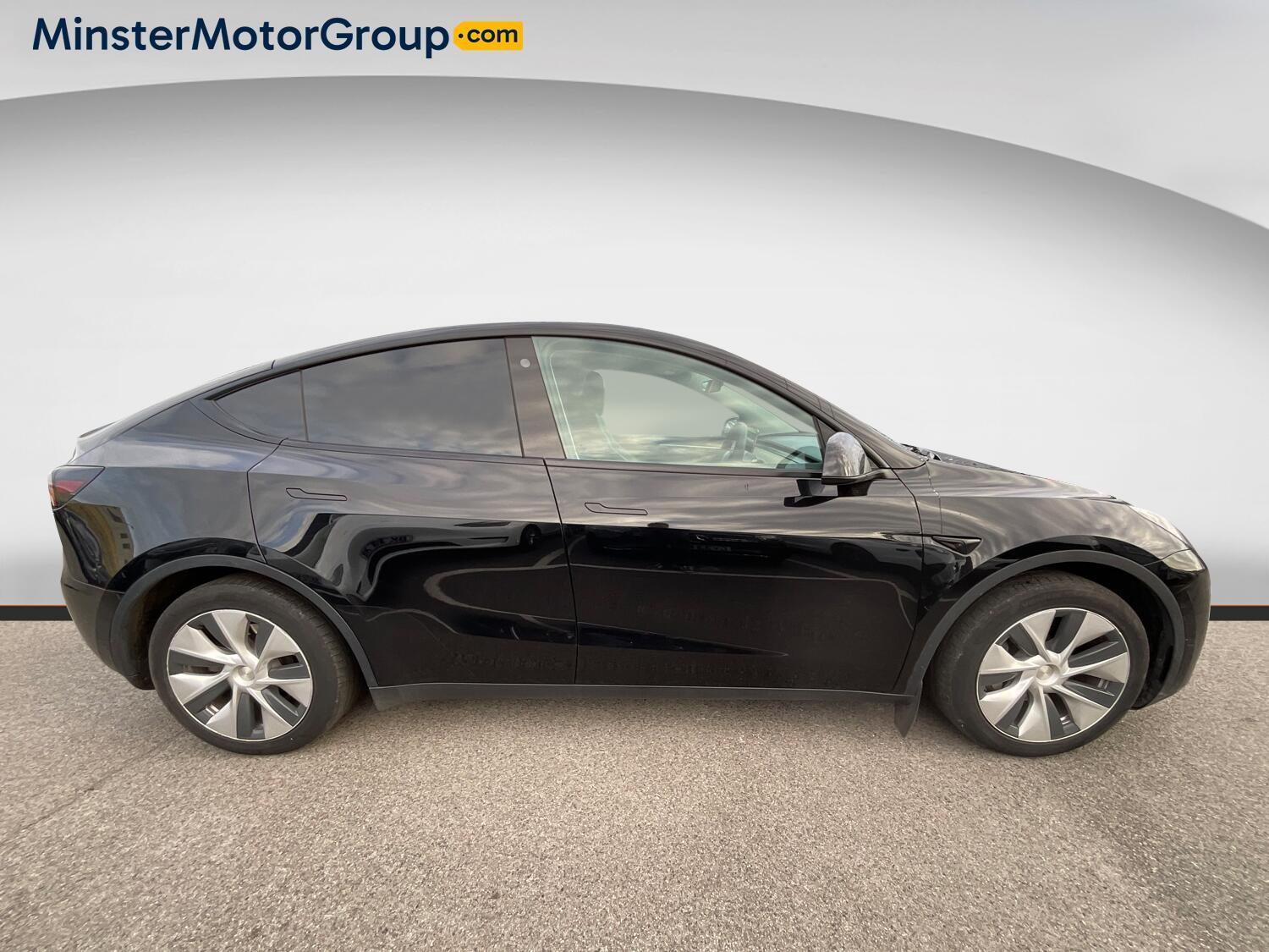Tesla Model Y - Image 2