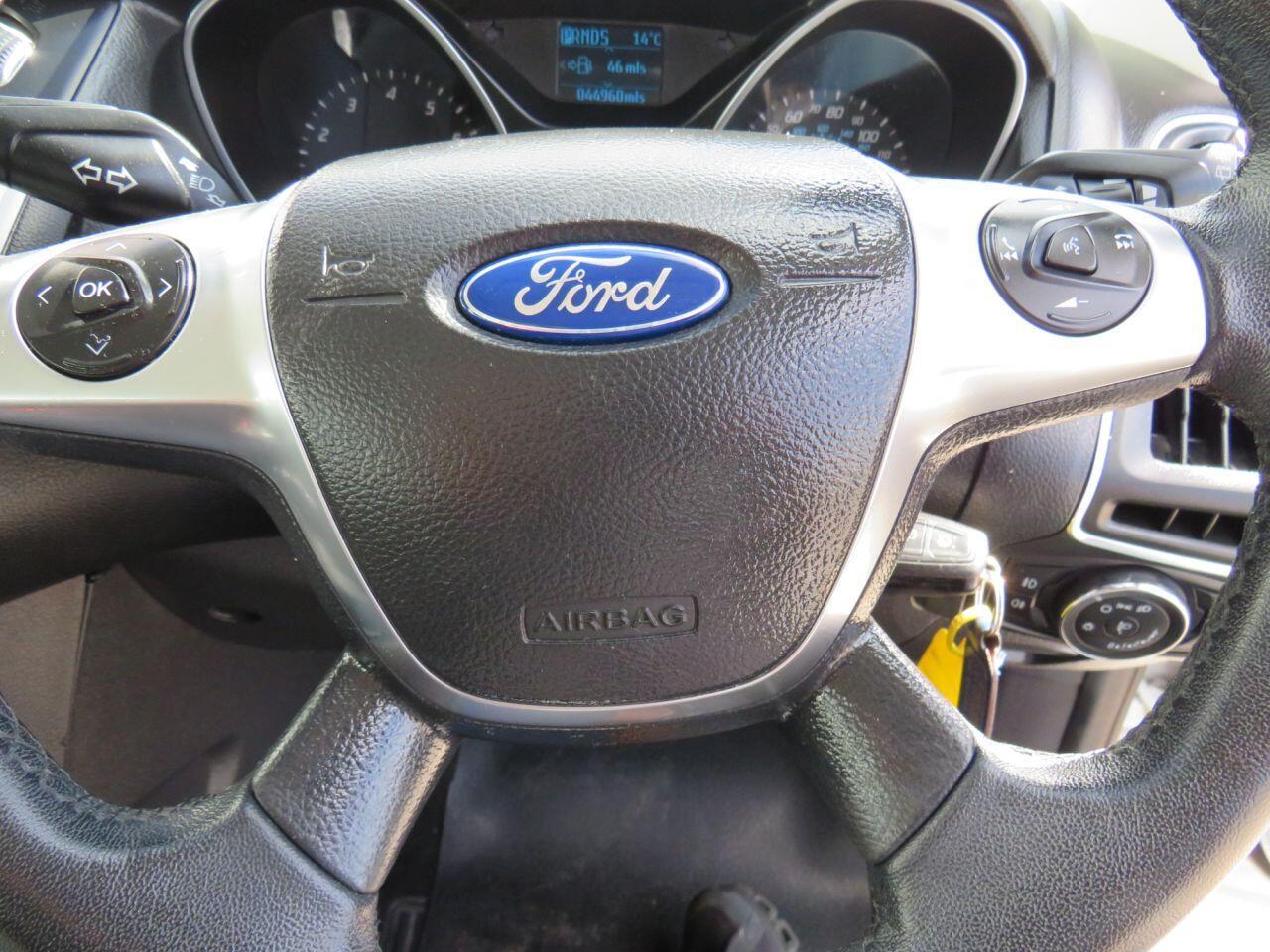 Ford Focus - Image 16