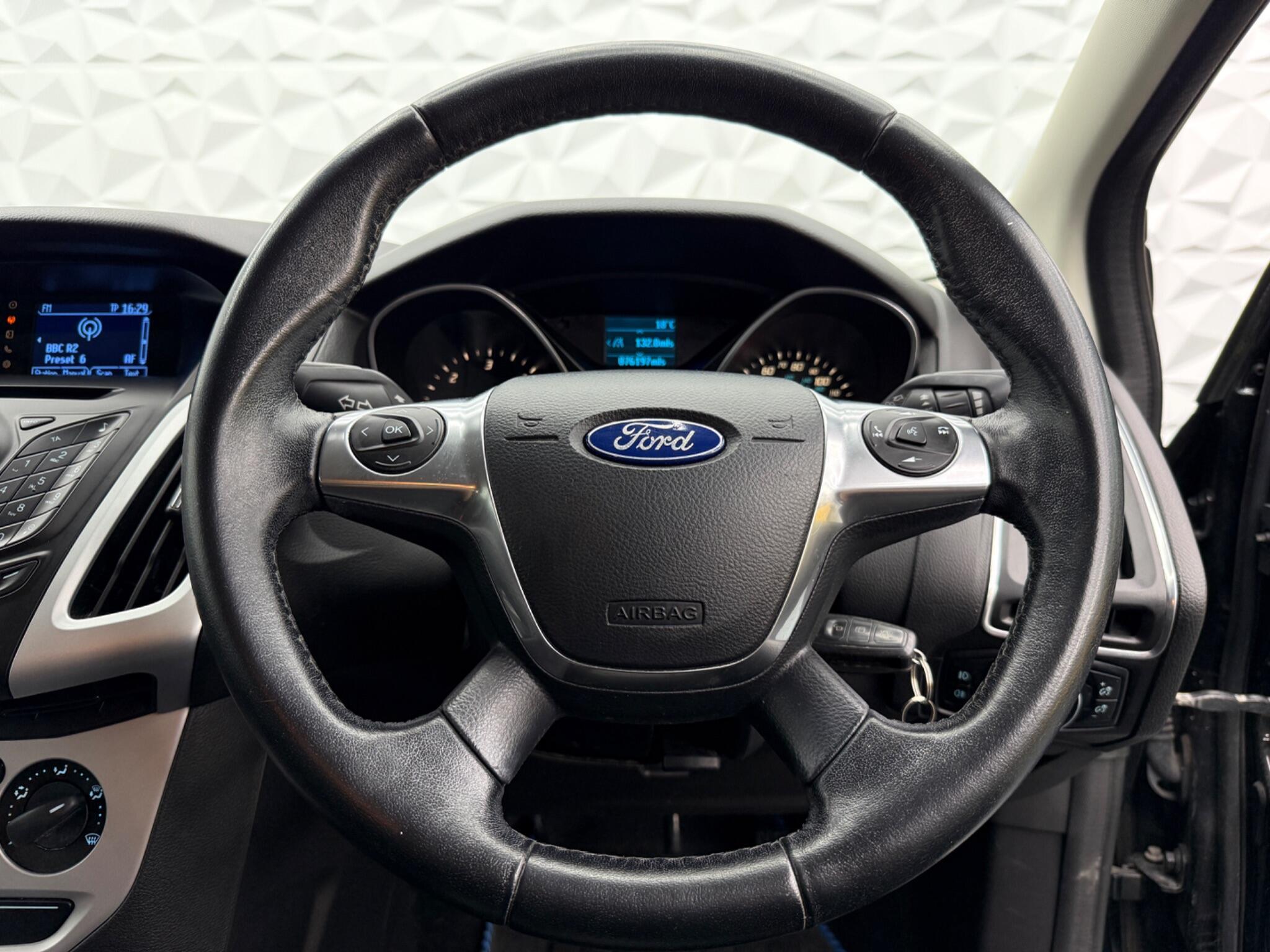 Ford Focus - Image 27