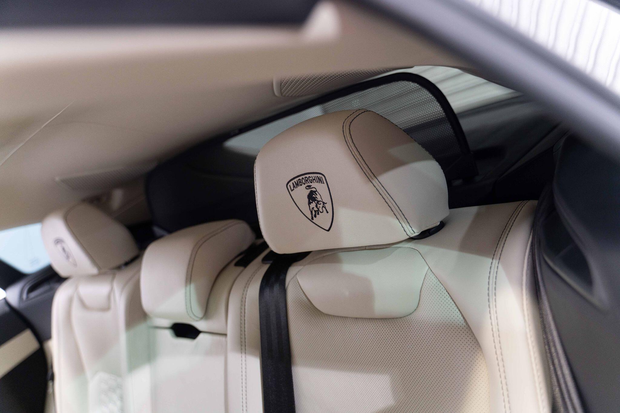 Lamborghini Urus - Image 35