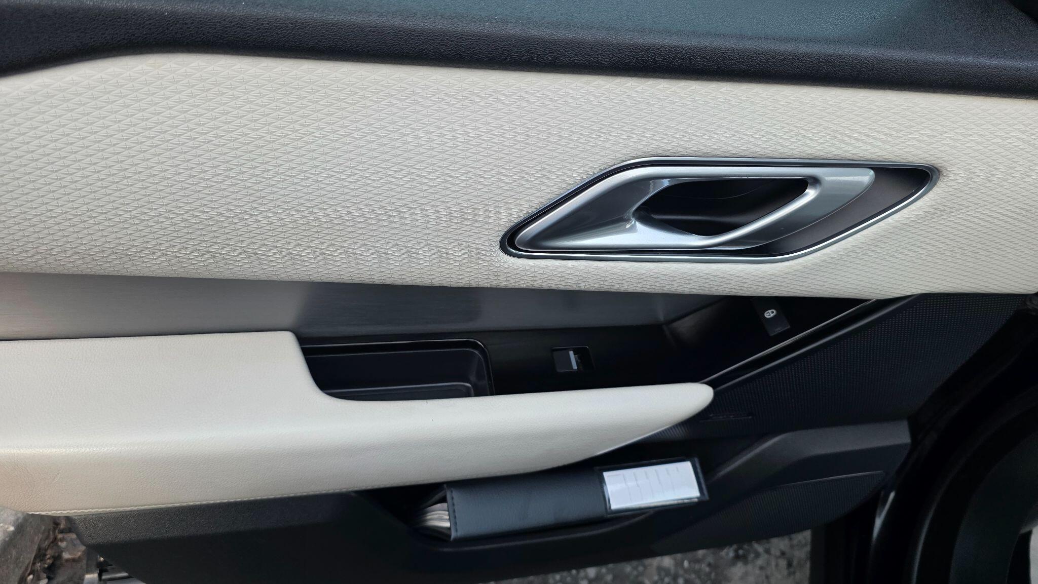 Land Rover Range Rover Velar - Image 59