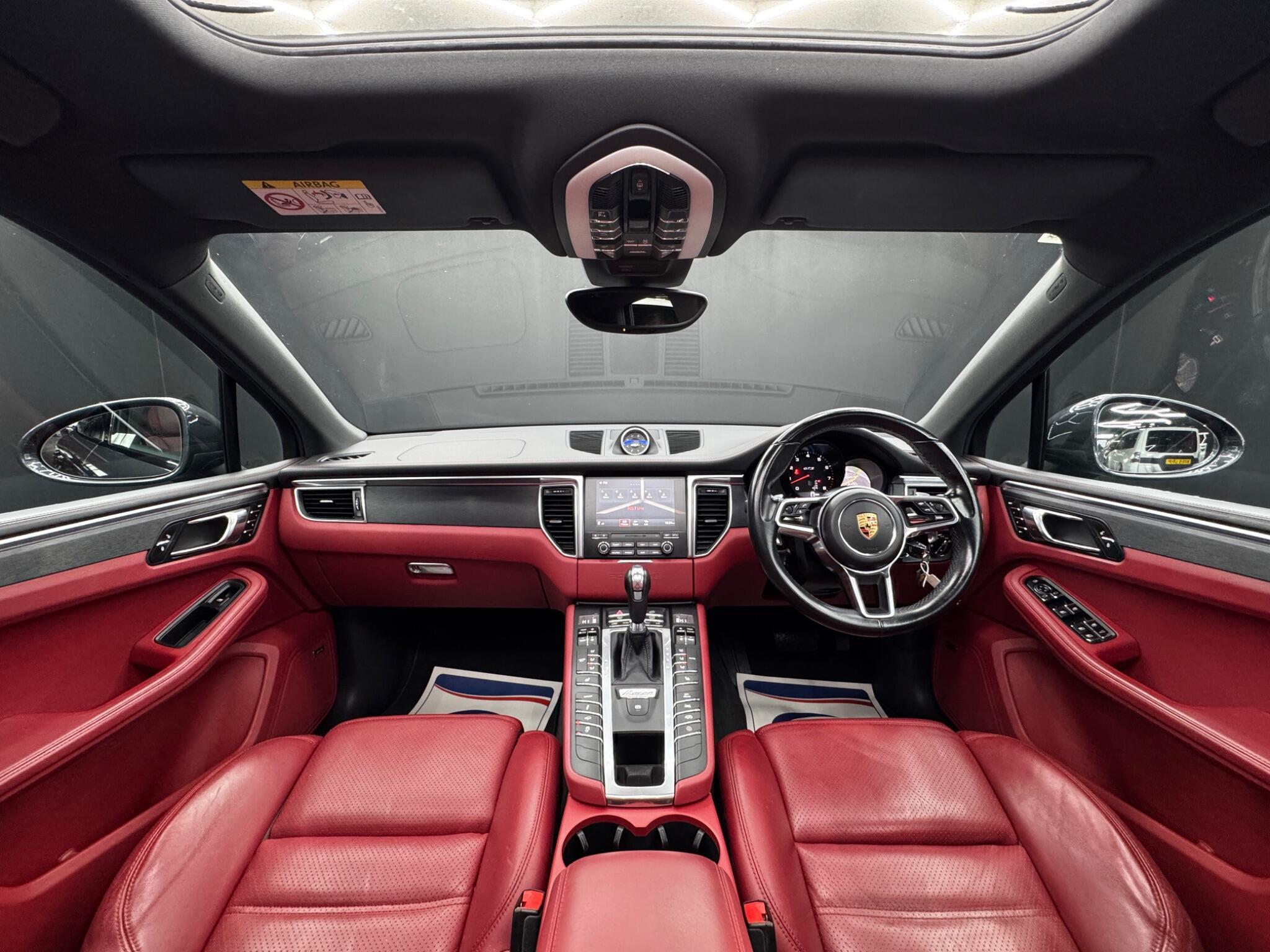 Porsche Macan - Image 17