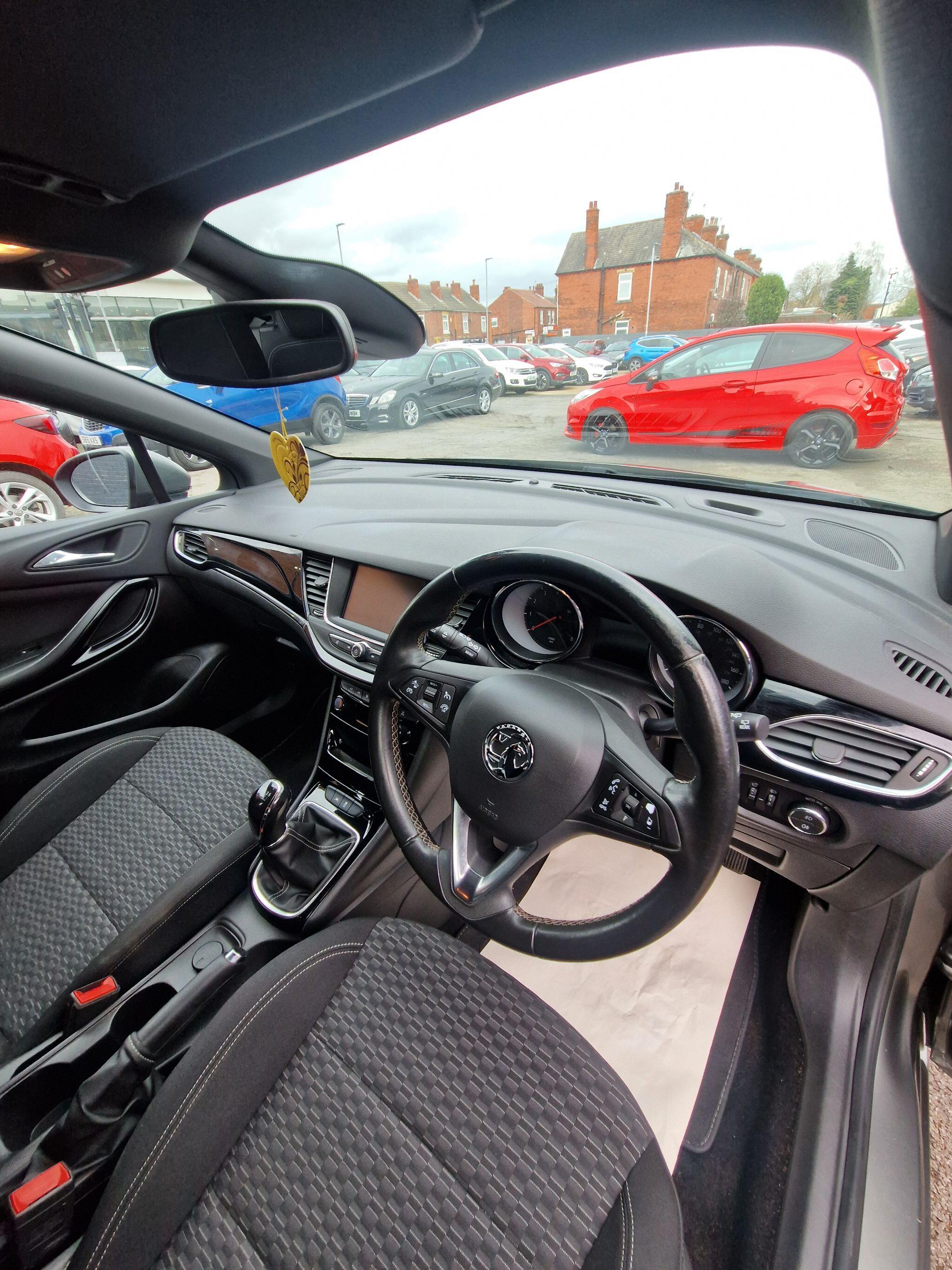 Vauxhall Astra - Image 21