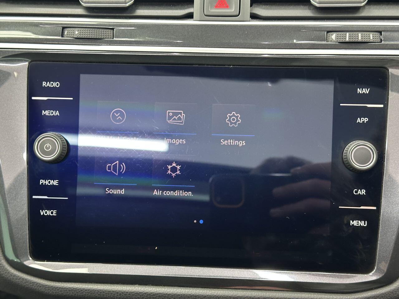 Volkswagen Tiguan - Image 25