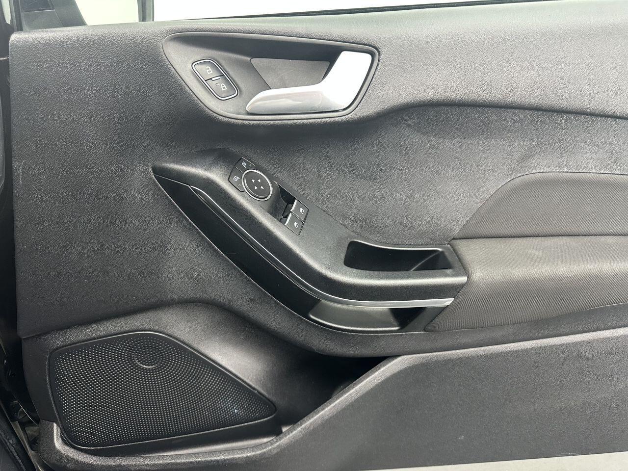 Ford Fiesta - Image 17