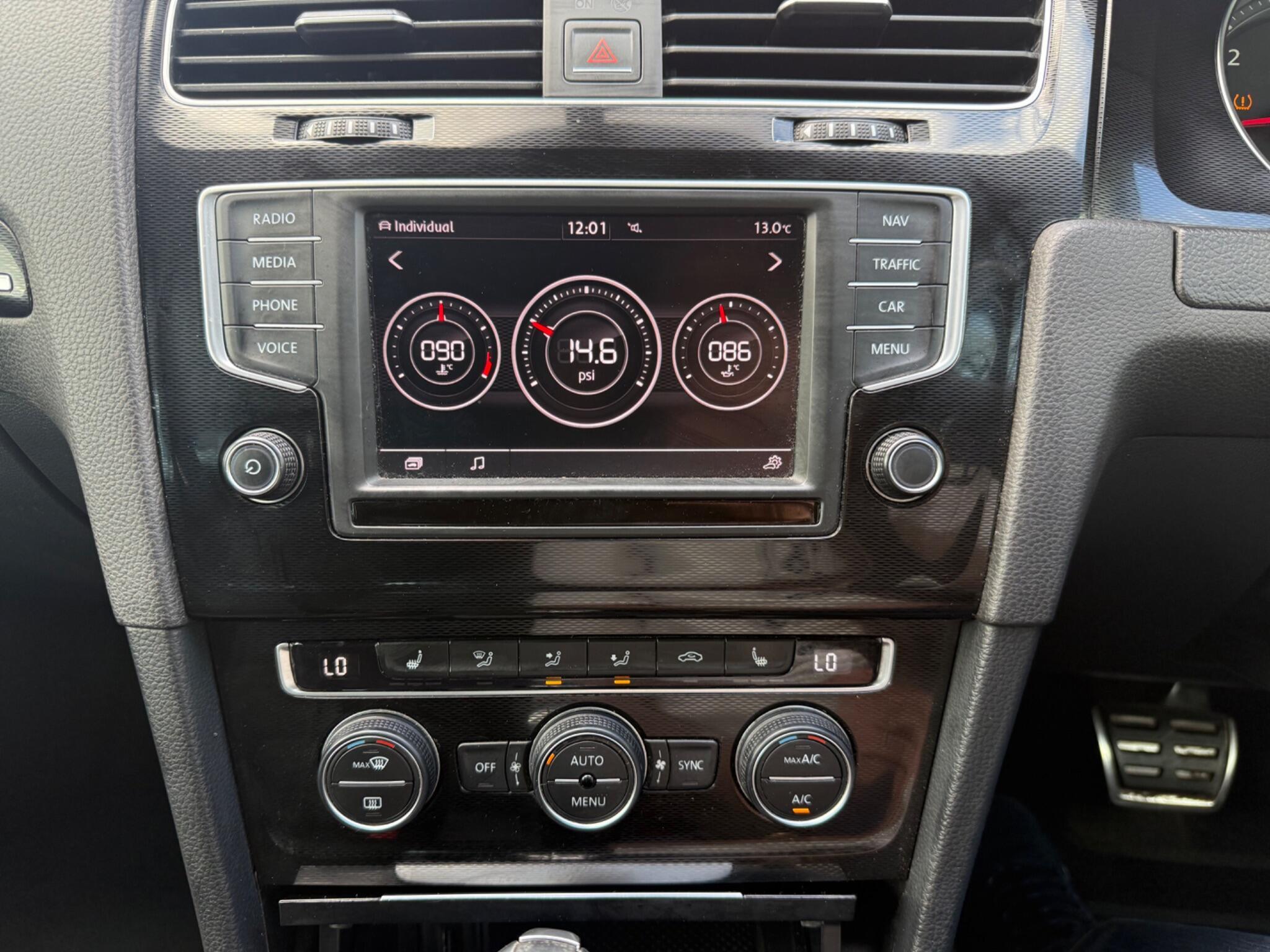 Volkswagen Golf - Image 10