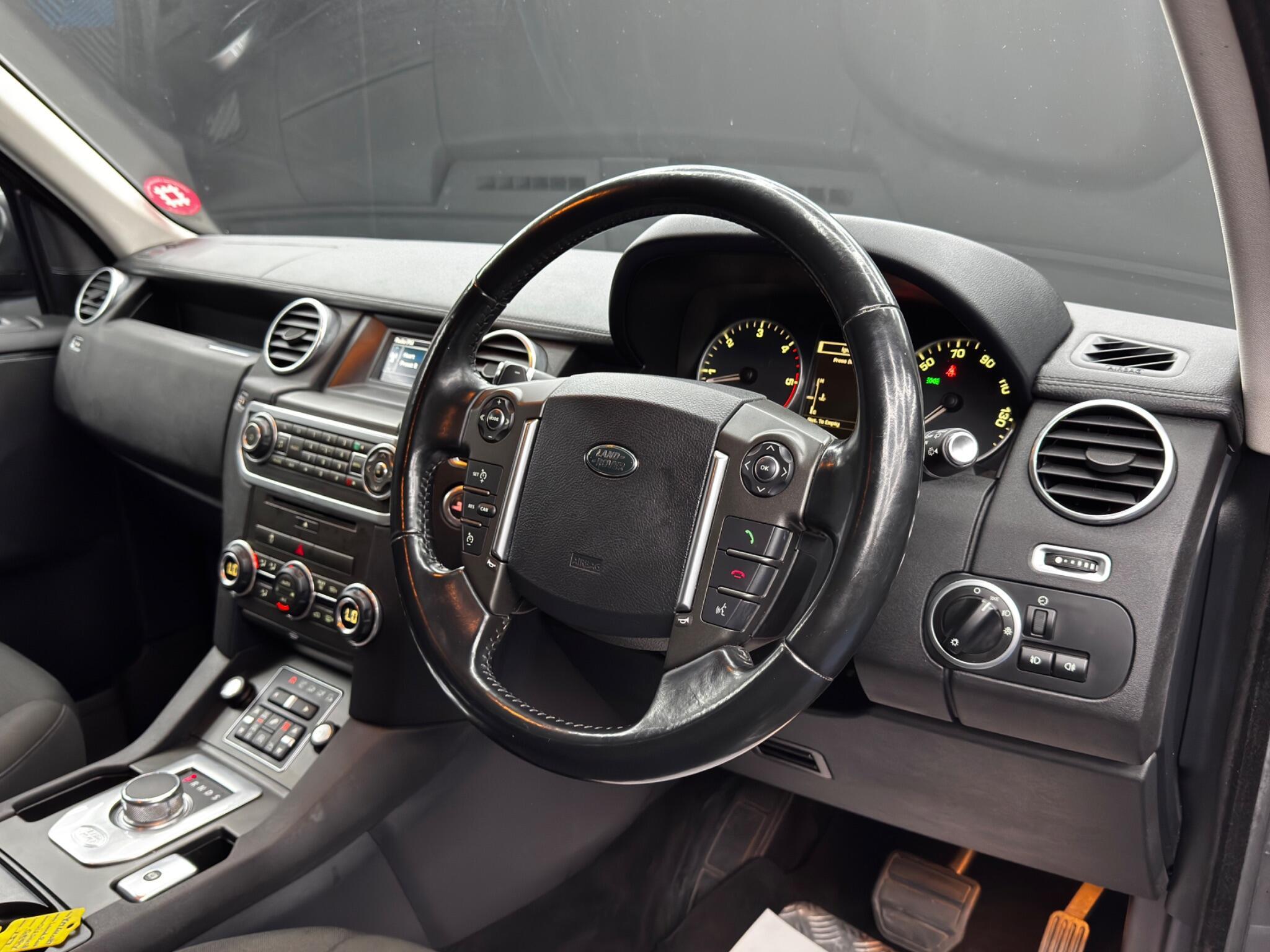 Land Rover DISCOVERY 4 - Image 9