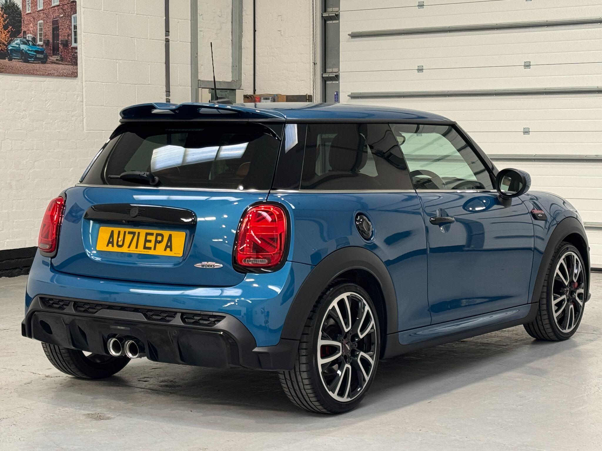 MINI Hatch - Image 11