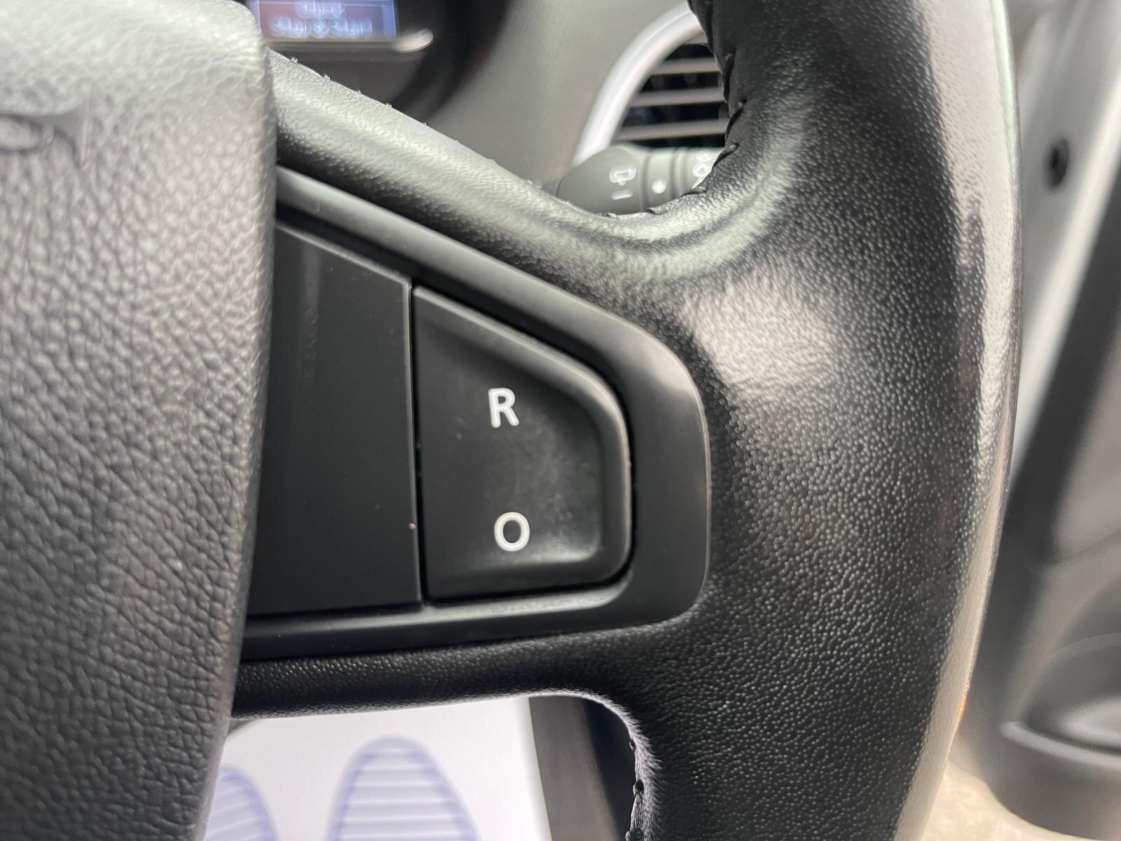 Renault Megane - Image 32