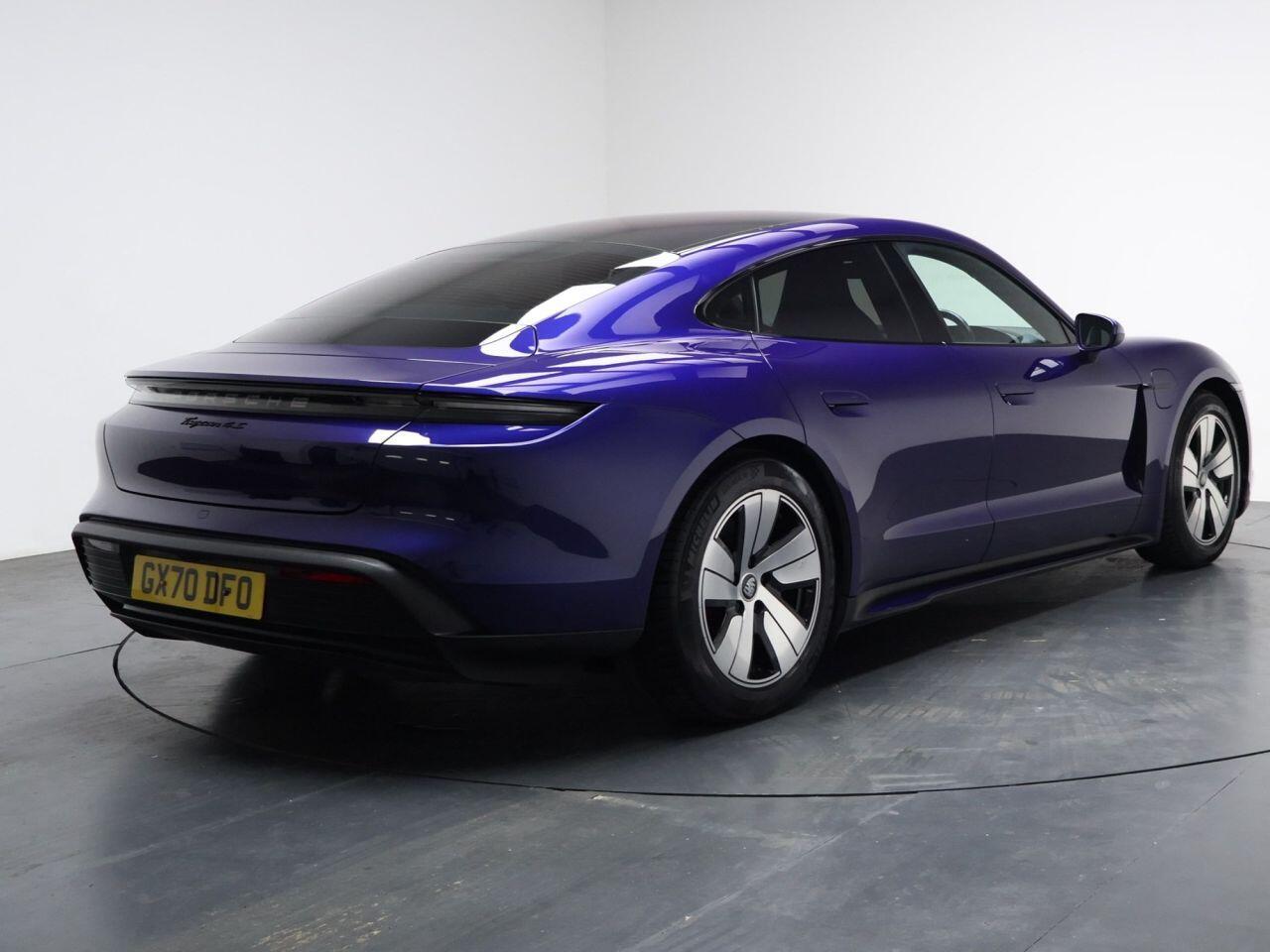Porsche Taycan - Image 11