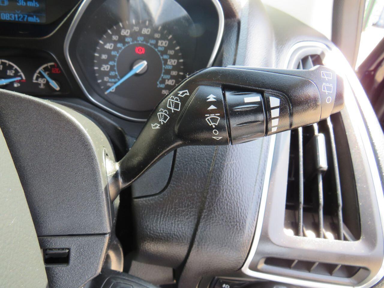 Ford Focus - Image 18