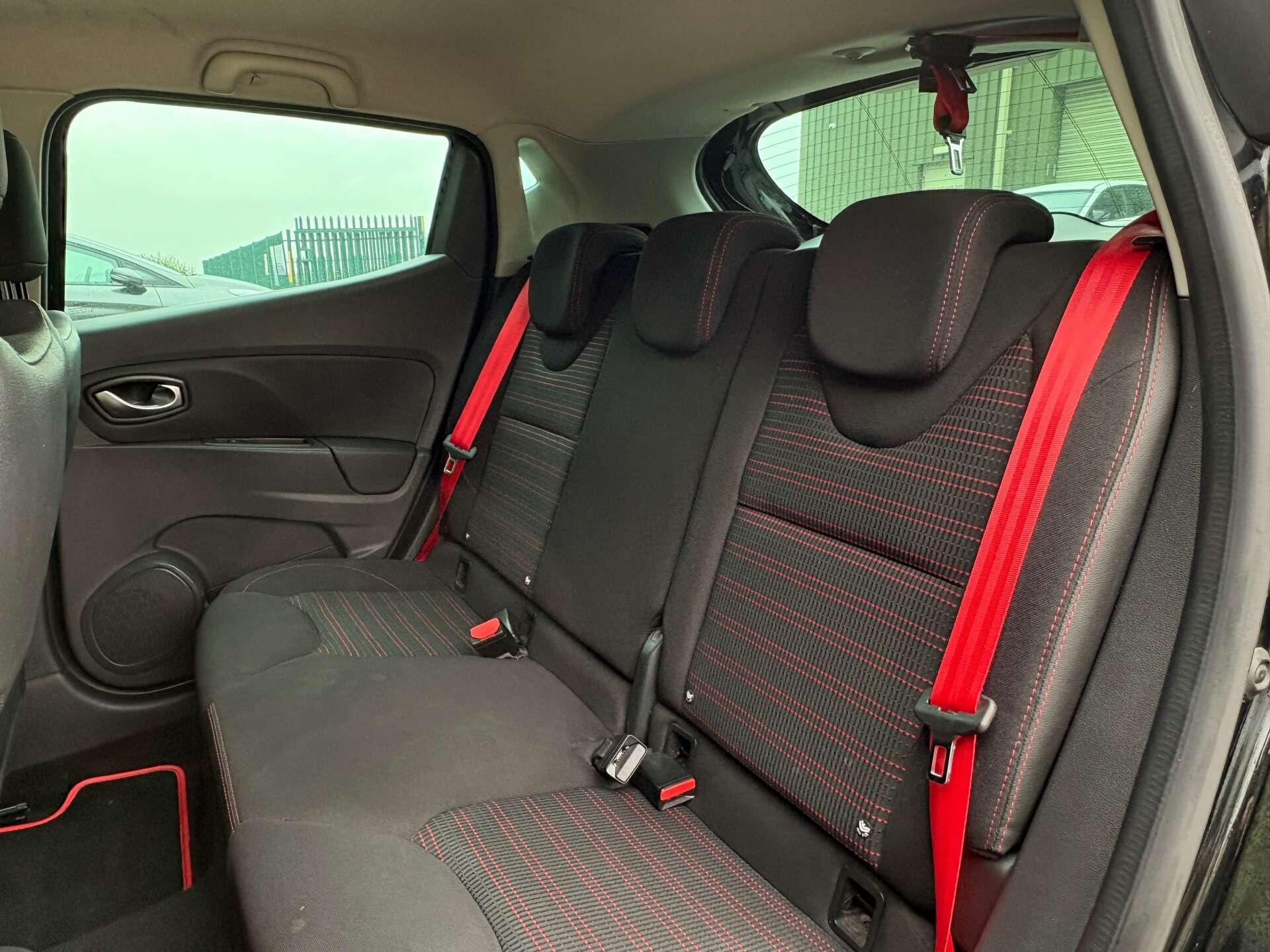 Renault Clio - Image 16