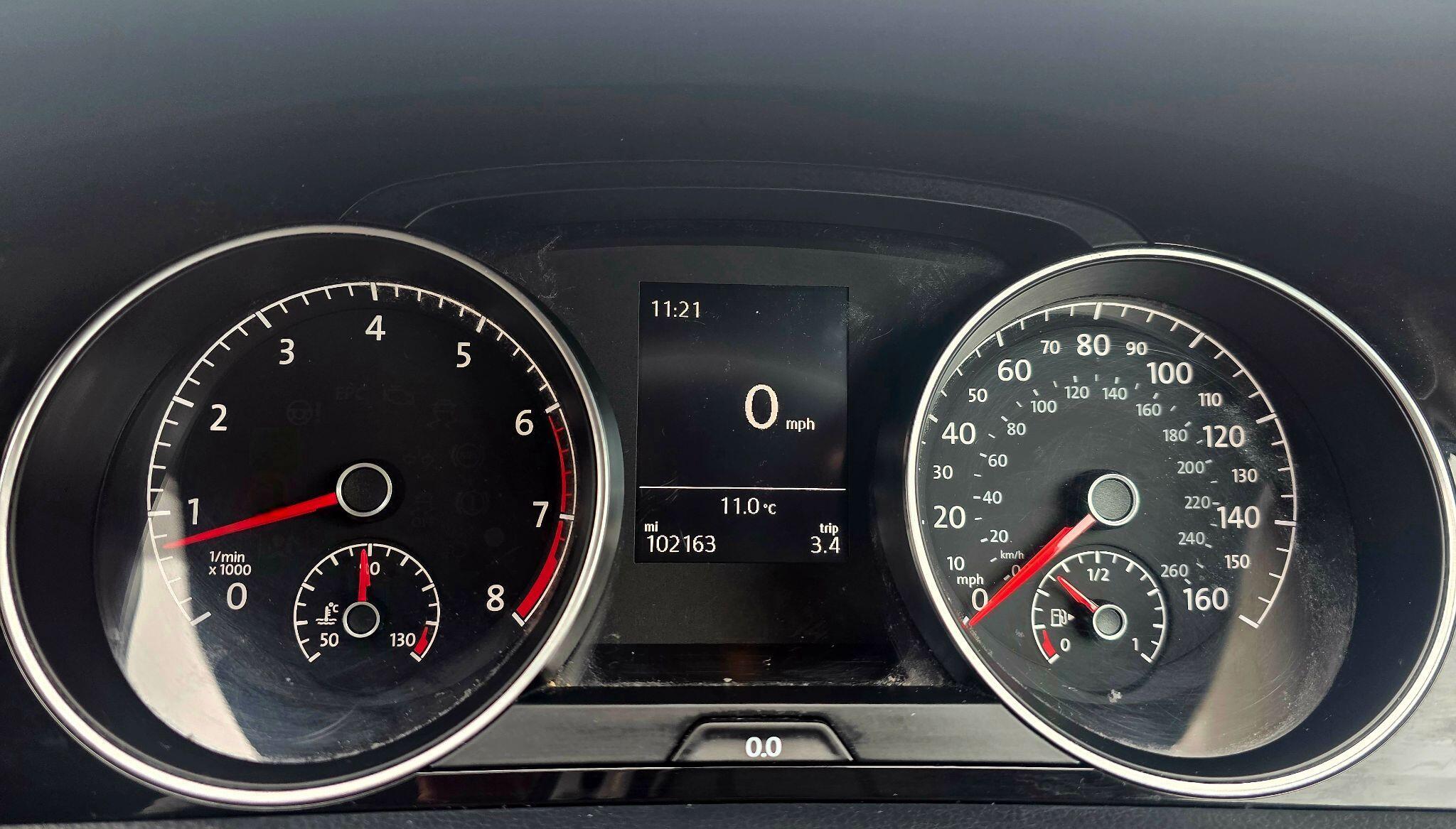 Volkswagen Golf - Image 31