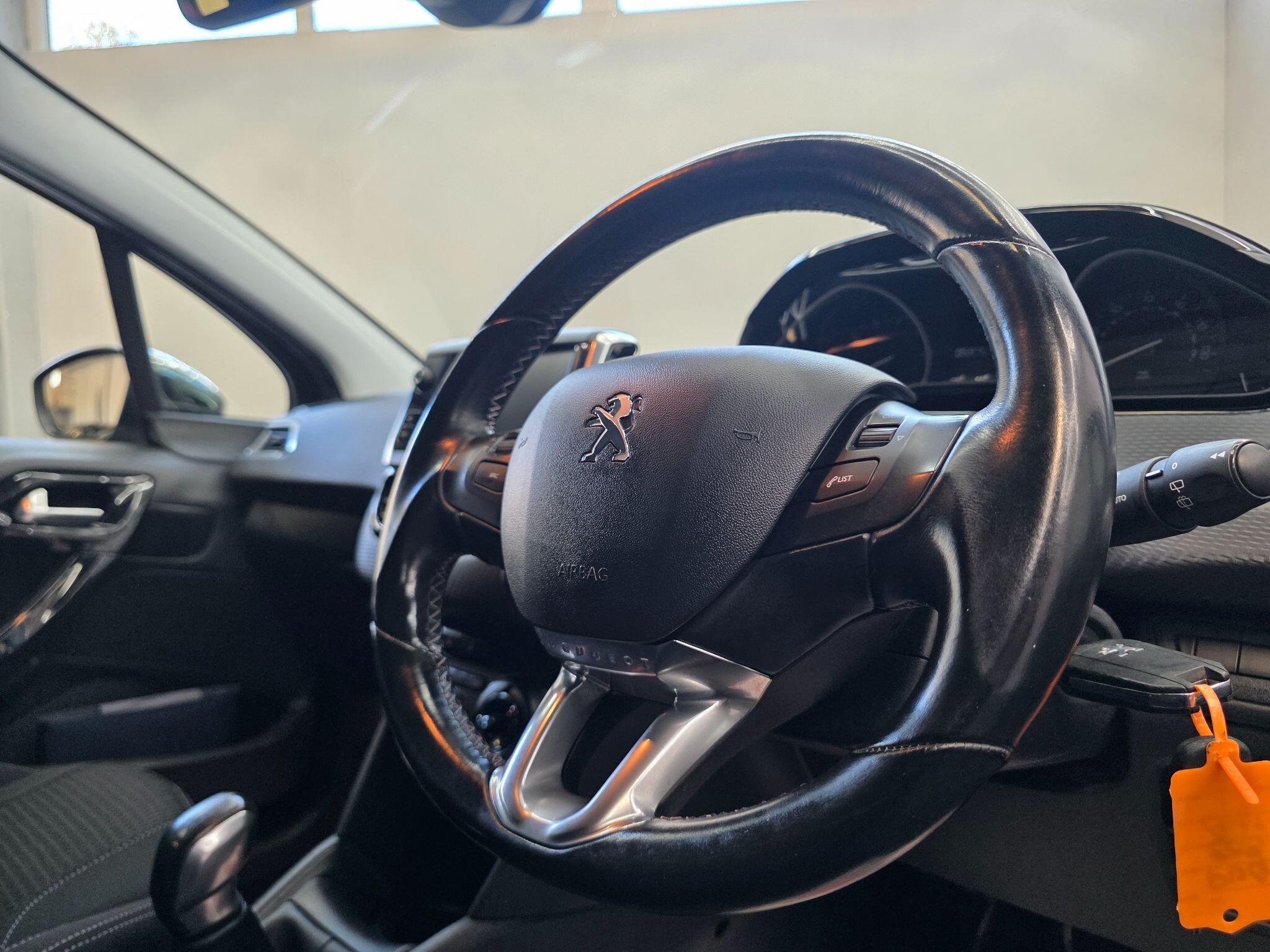 Peugeot 208 - Image 9