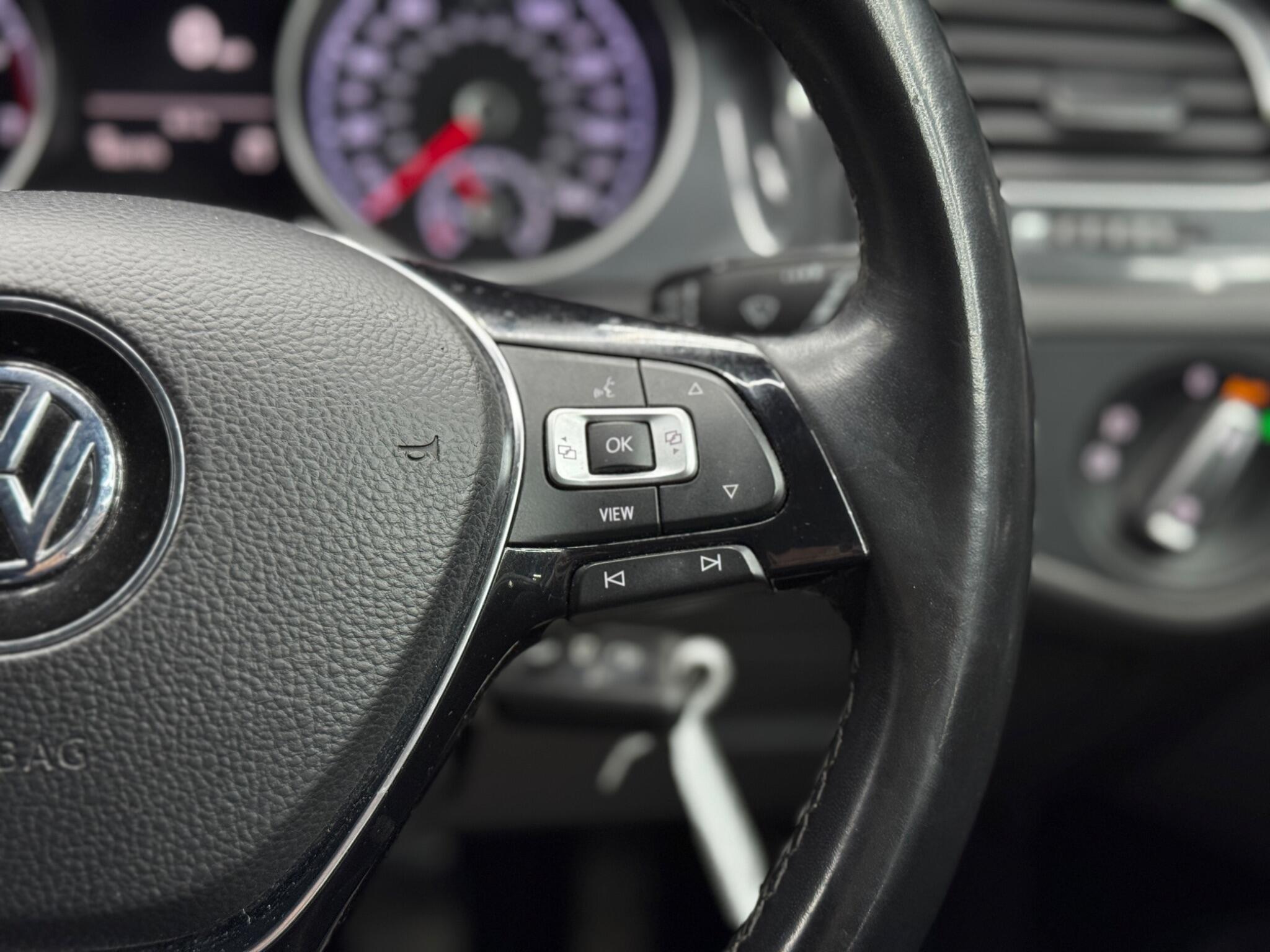 Volkswagen Golf - Image 21