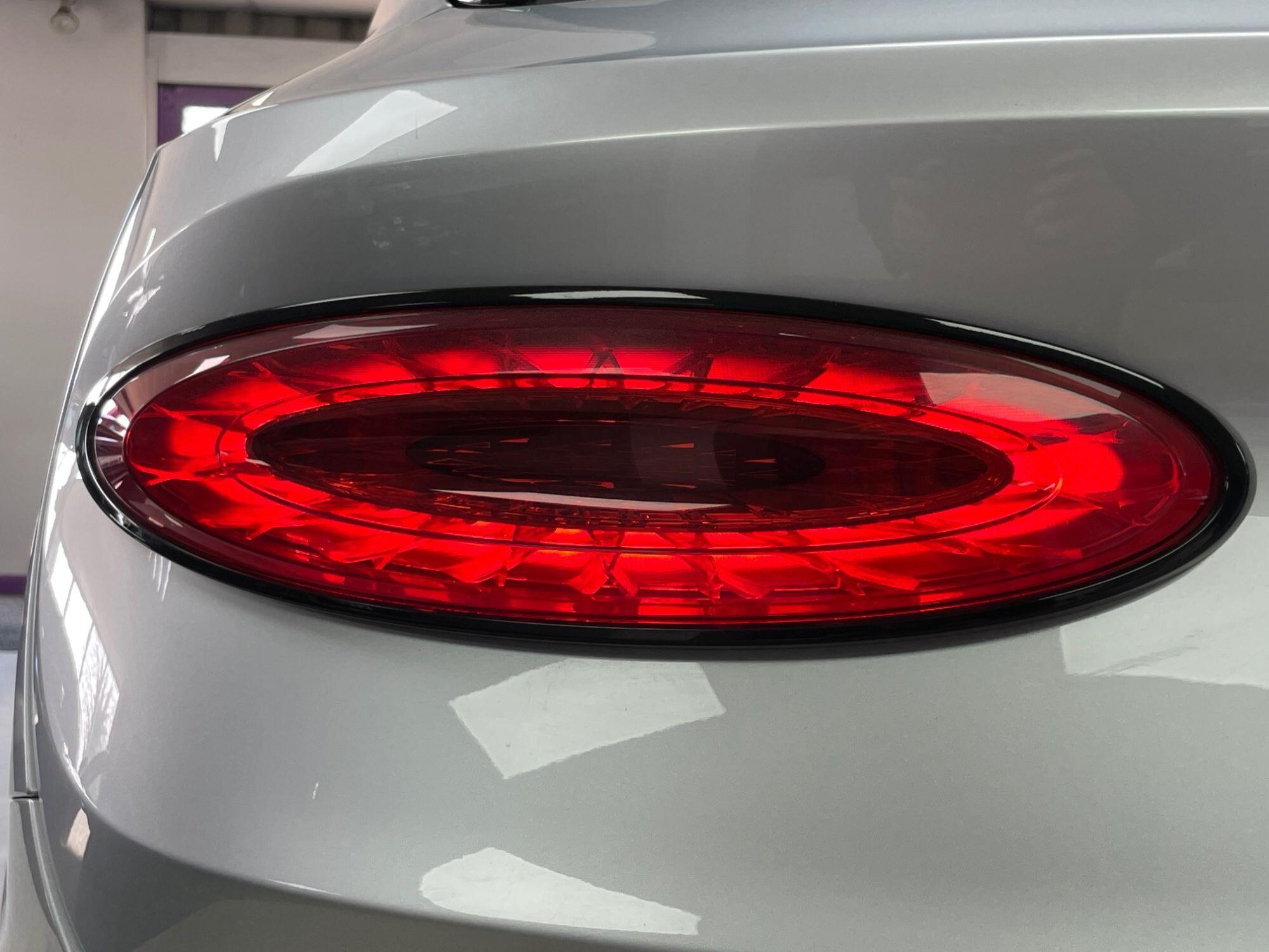 Bentley Bentayga - Image 15