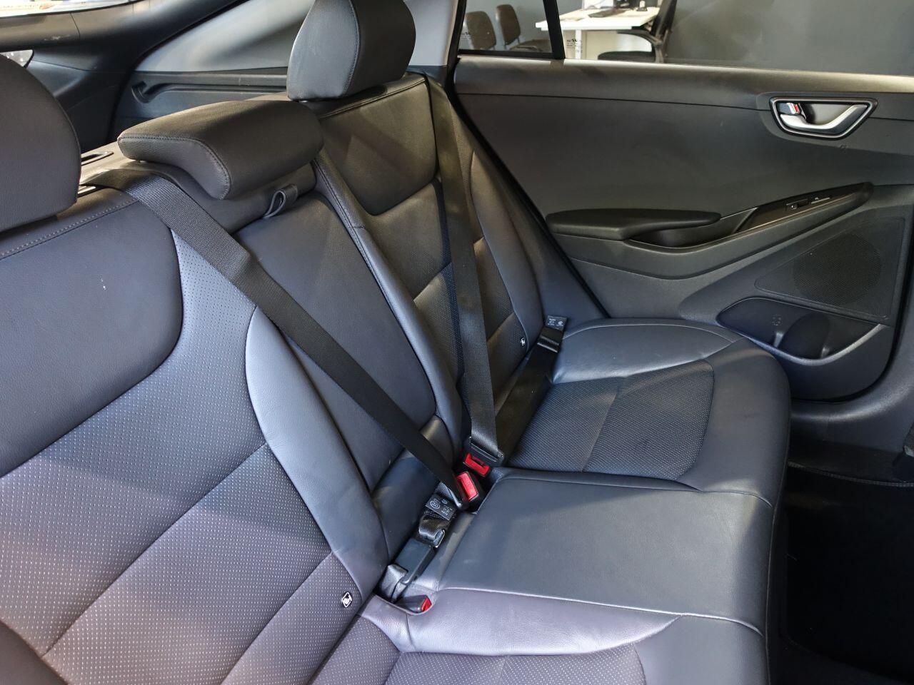 Hyundai Ioniq - Image 15
